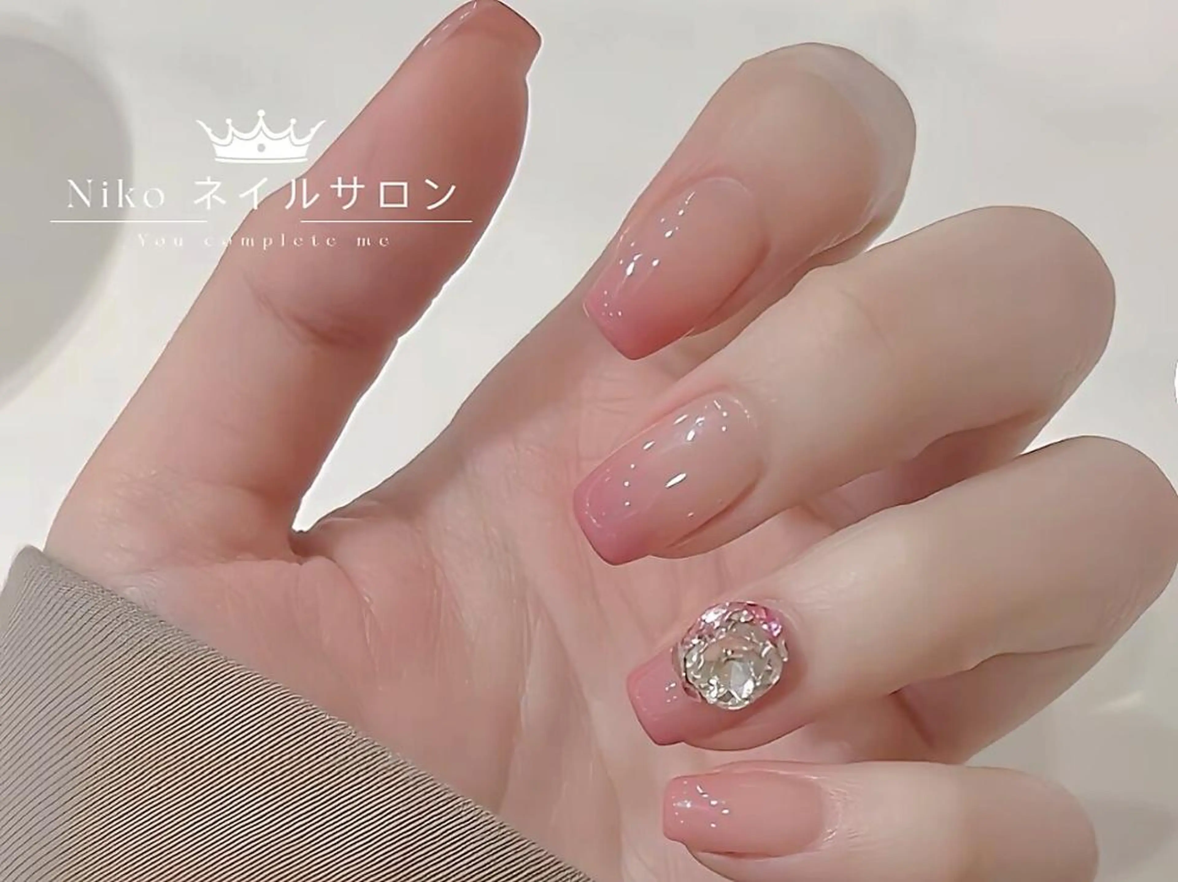 ネイル 長さ出し フットネイル フレンチネイル ジェルネイル ガラスフレンチ Niko ネイルサロン大宮店のネイルデザイン