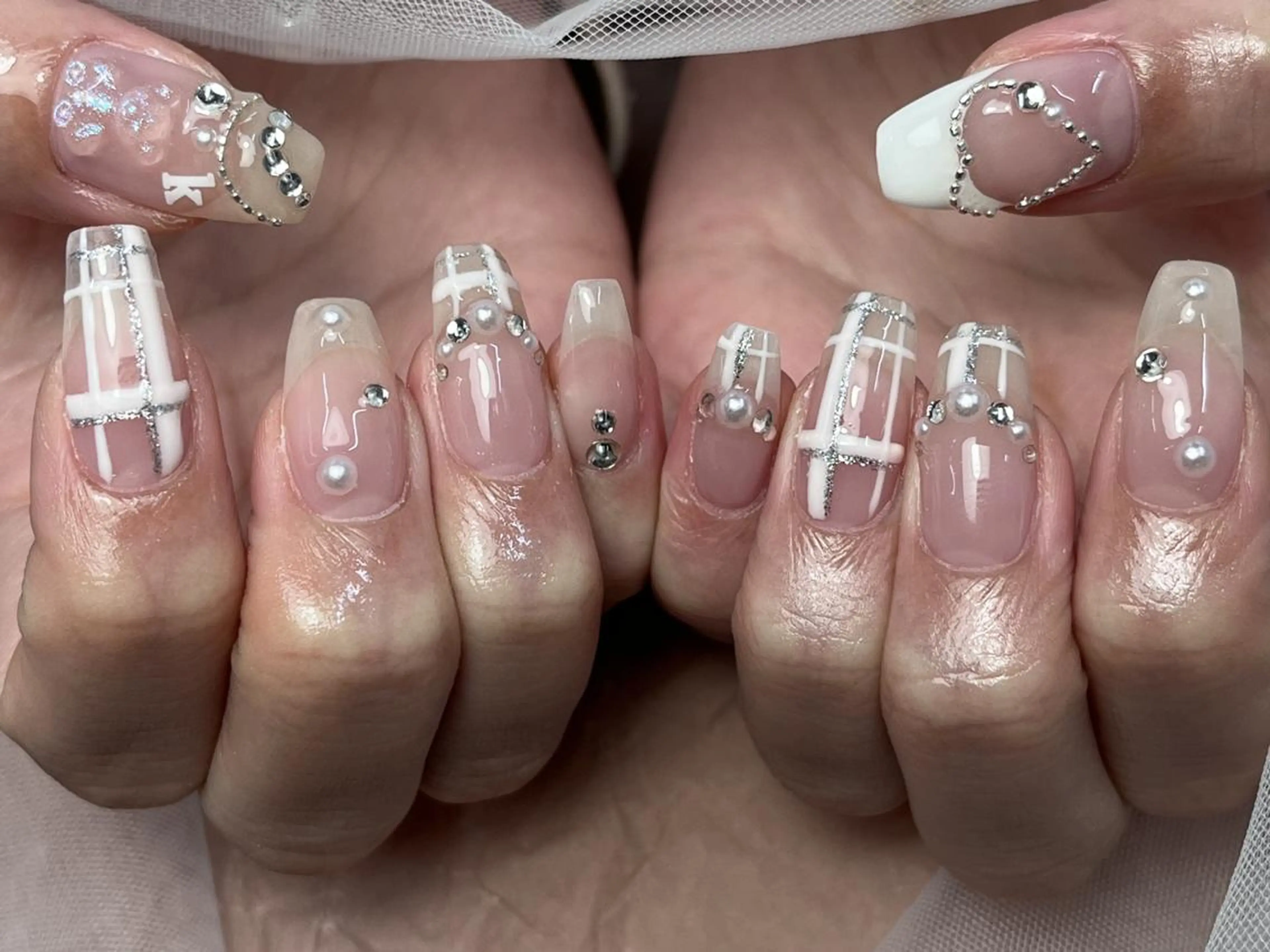 ネイル アートネイル クリアネイル シンプルネイル ストーンネイル ブライダルネイル ハンドネイル ToliyDeliy Nail Salonのネイルデザイン