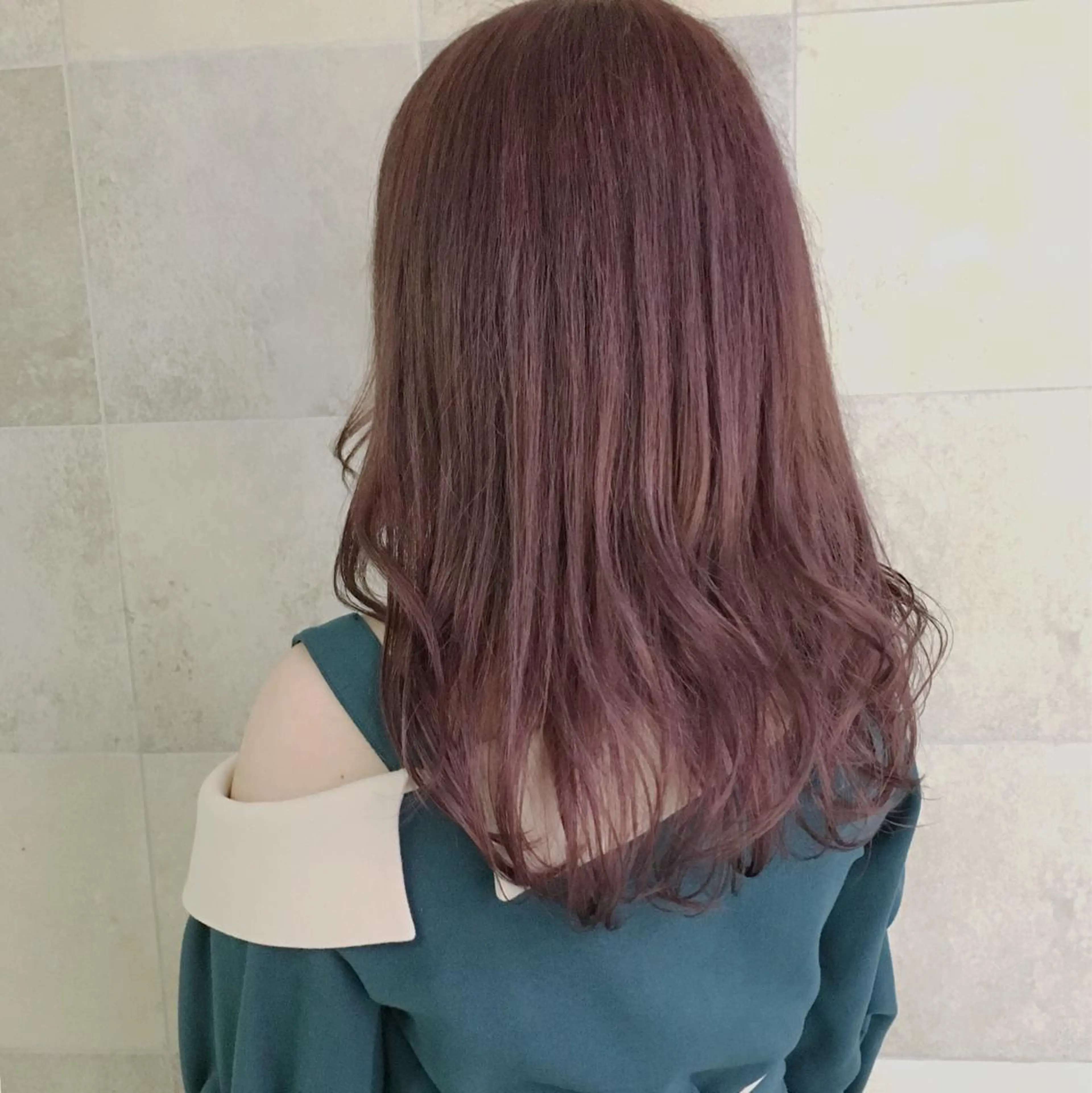 セミロング カラー ブリーチ カット ヘアカラー カット／メンズカット 藤田麻衣のヘアスタイル