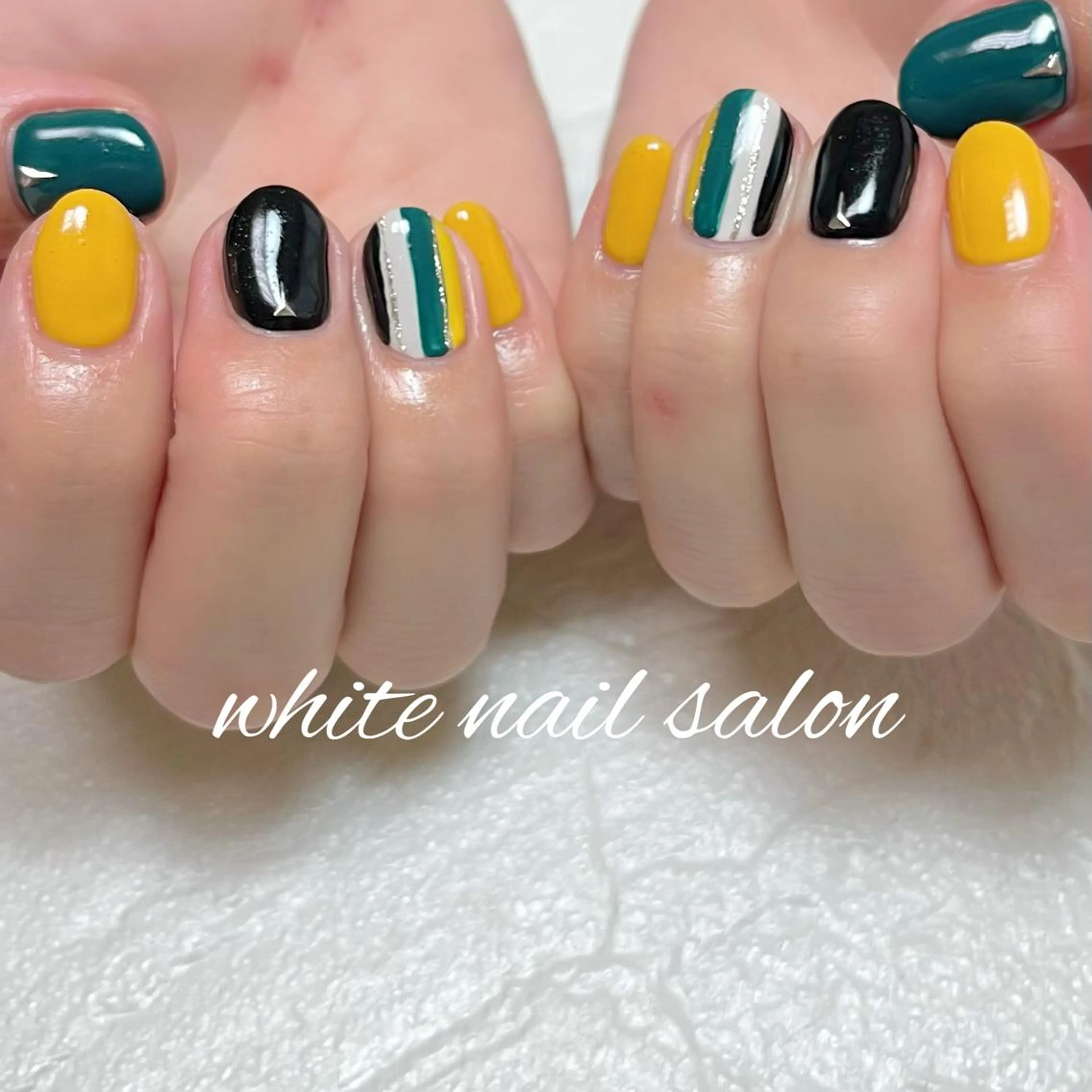 ネイル フットネイル ジェルネイル ハードジェル ラメ(グリッター) 持ち込み ハンドネイル white nail salonのネイルデザイン