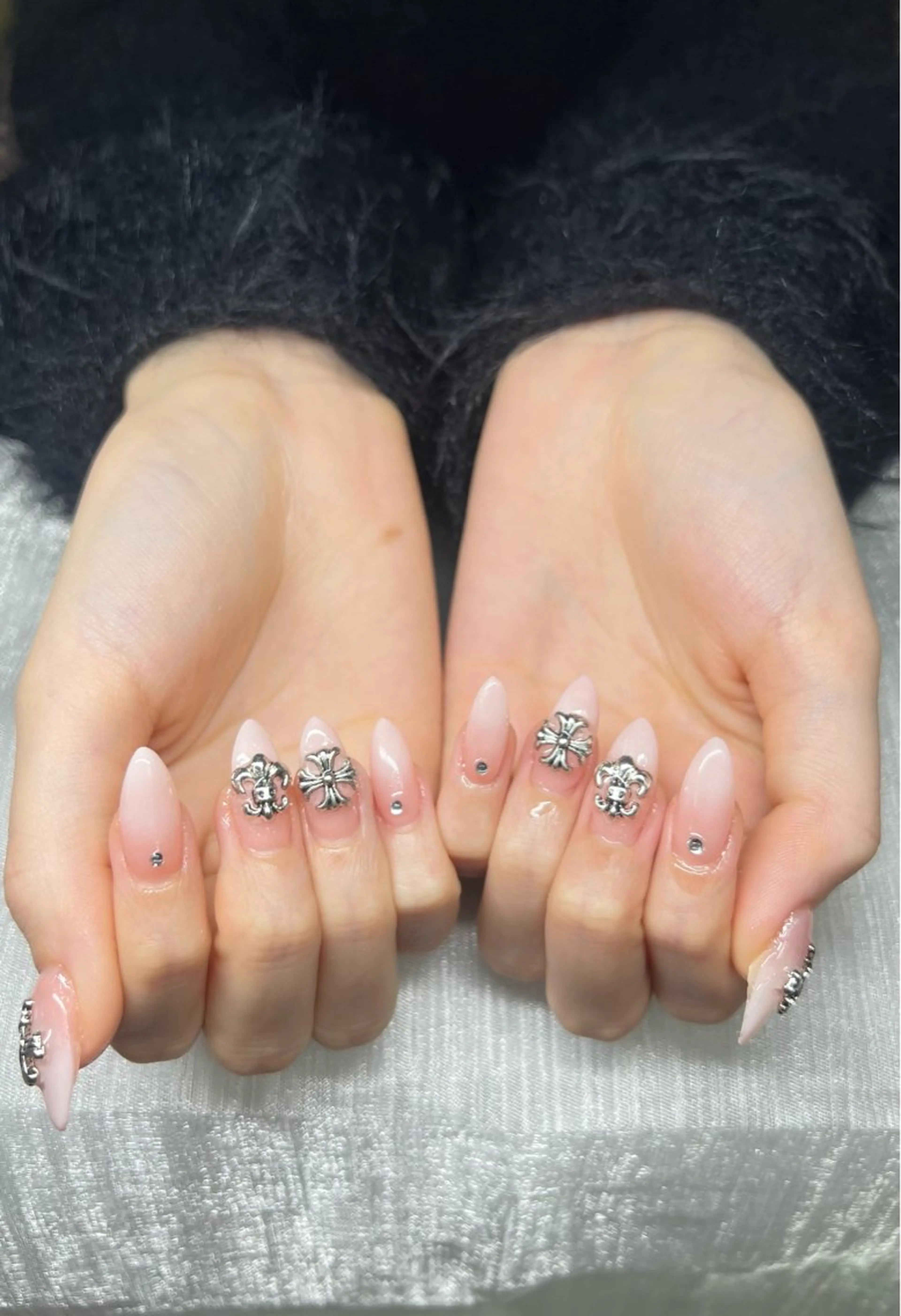 ネイル オーロラネイル チークネイル 長さ出し フットネイル フレンチネイル Lee Nails チップ長さだし専門店のネイルデザイン