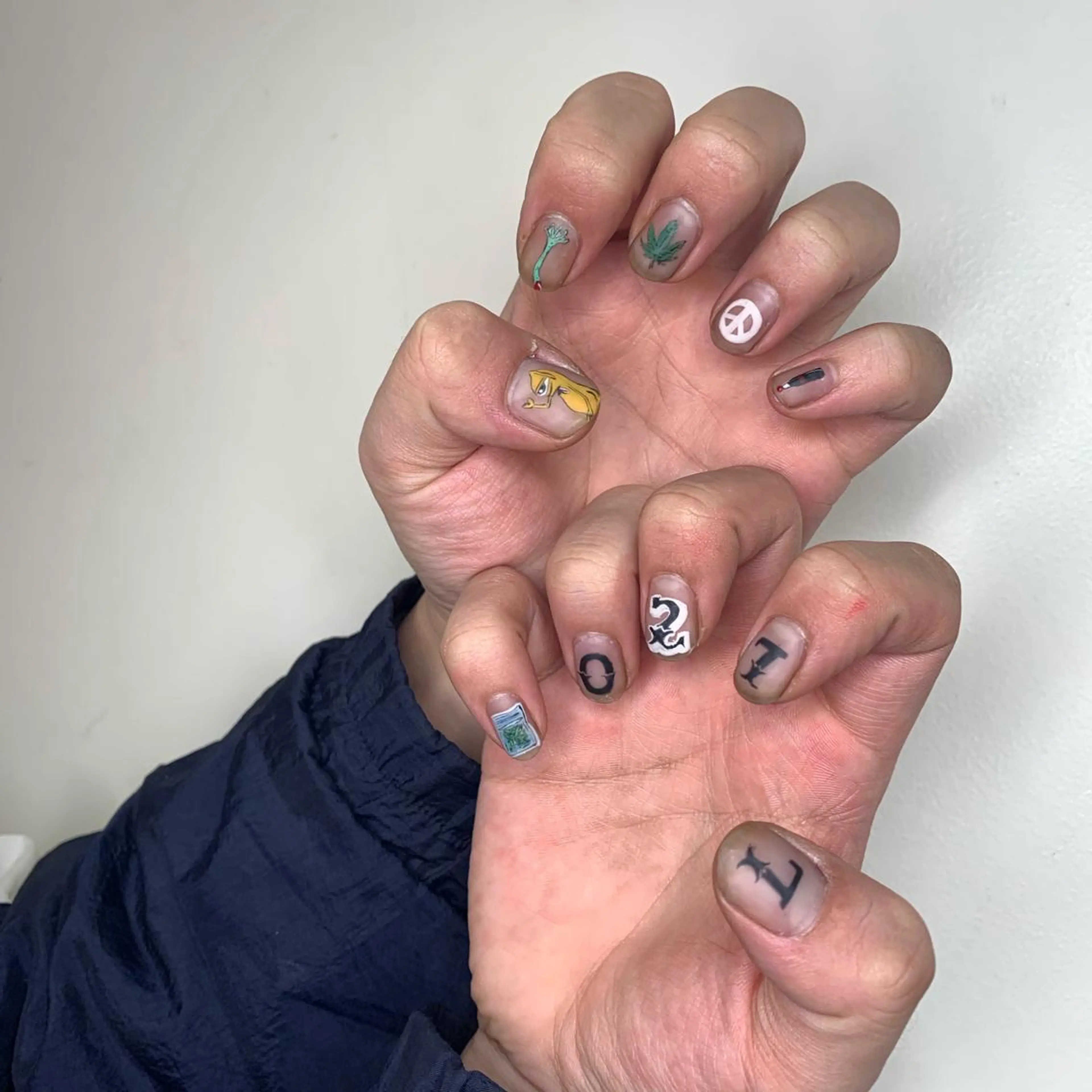 ネイル AOI✩⡱ y2kネイルのネイルデザイン