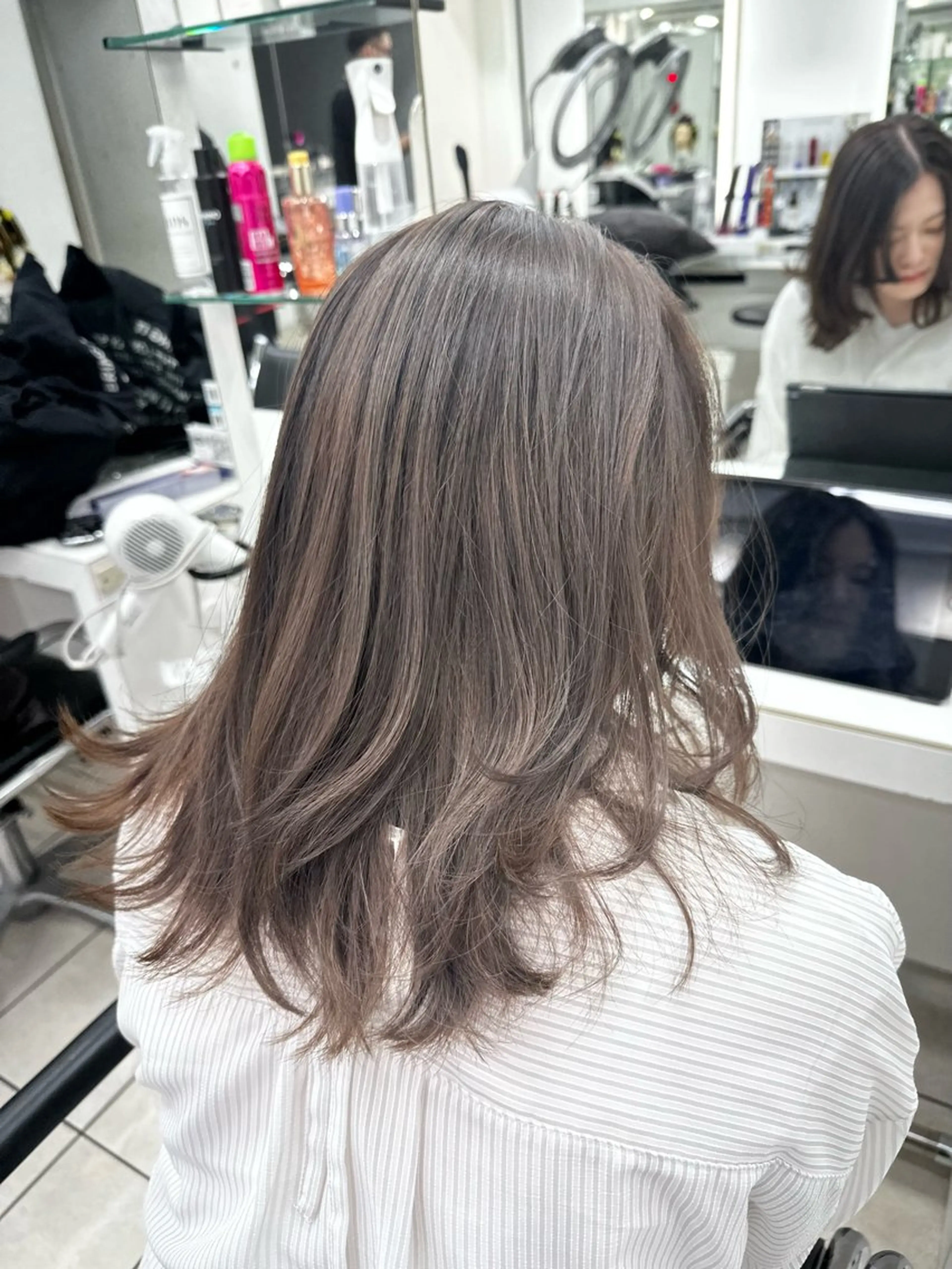 ミディアム カラー TONI&GUY   EBISU所属・星野 菜月のヘアスタイル