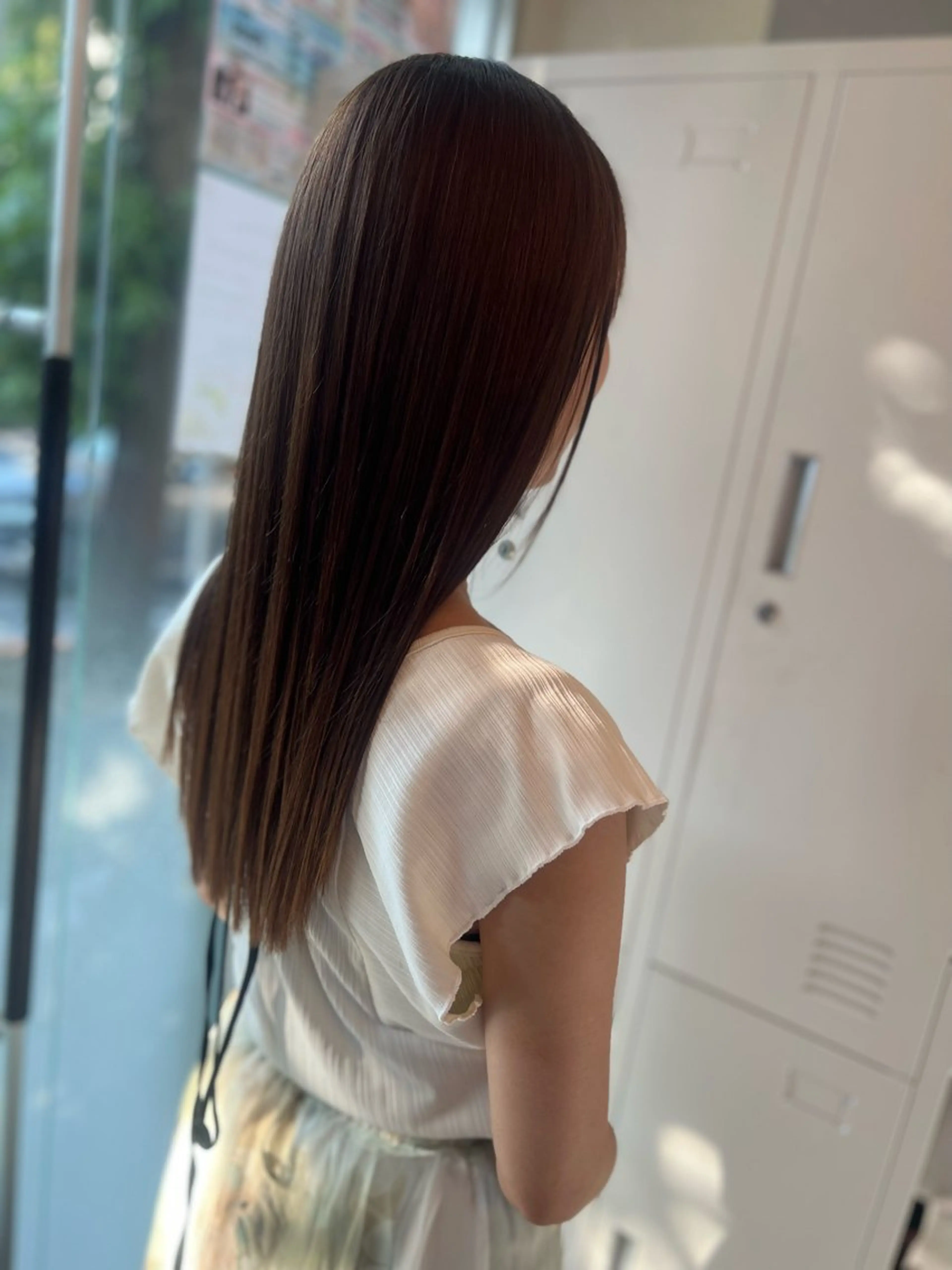 ロング 艶グレージュカラー 美髪特化美容師のヘアスタイル