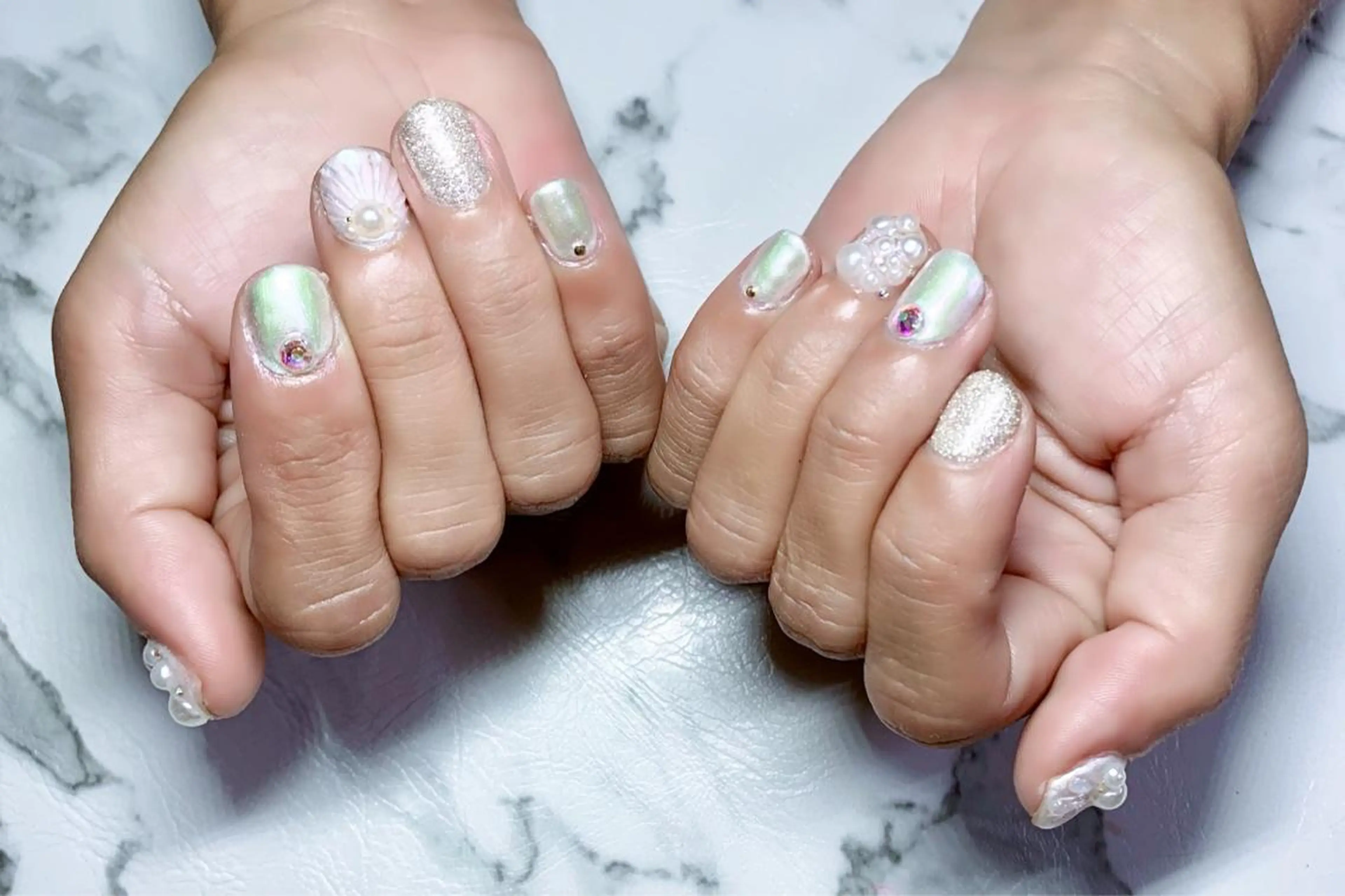 ネイル アニマル柄 アートネイル オーロラネイル ジェルネイル ラメ(グリッター) ハンドネイル x.1.0.nail ♡Cのネイルデザイン