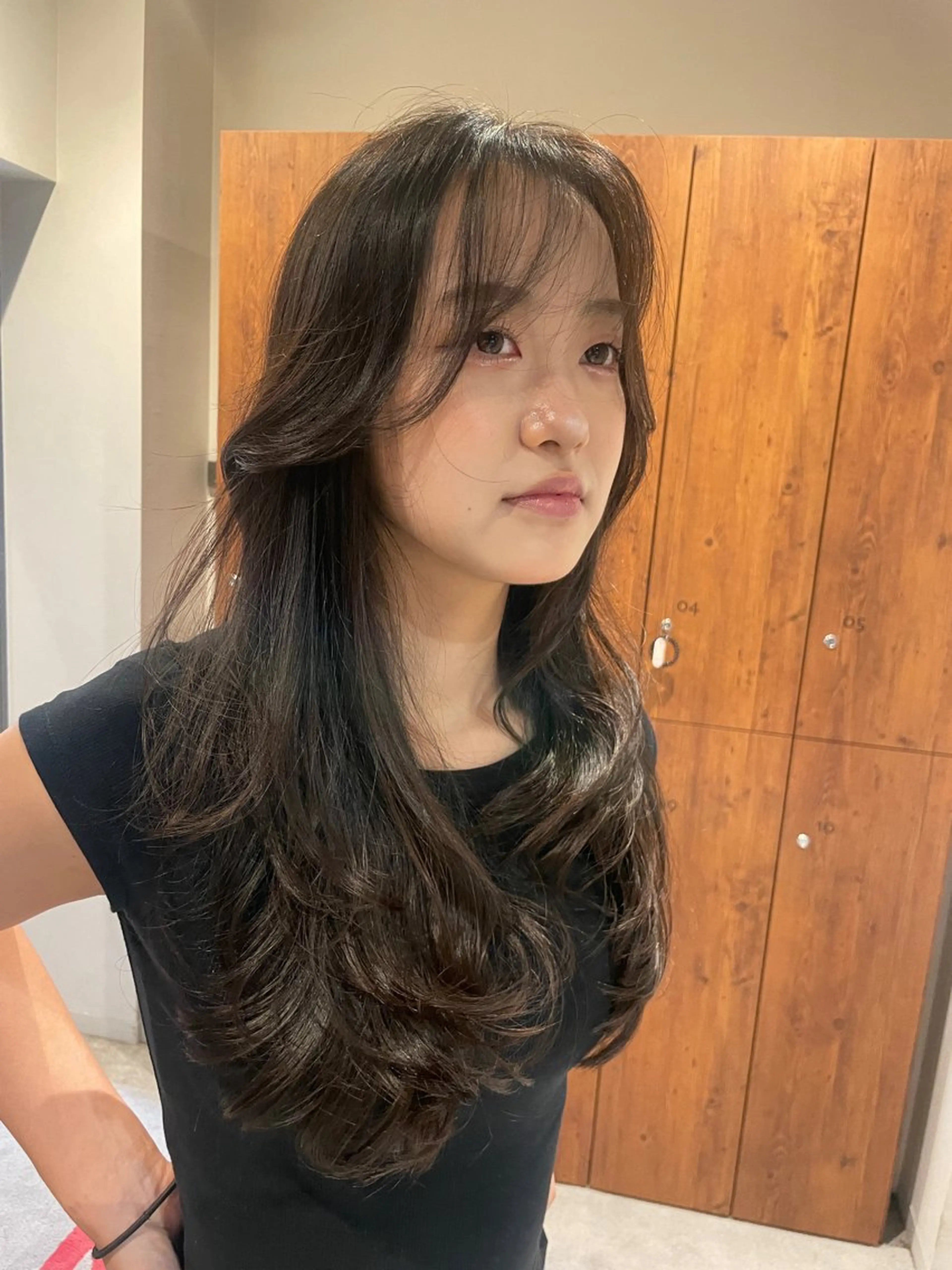 ロング レイヤーカット 海外レイヤー/赤み 消しカラー/上原聖奈のヘアスタイル