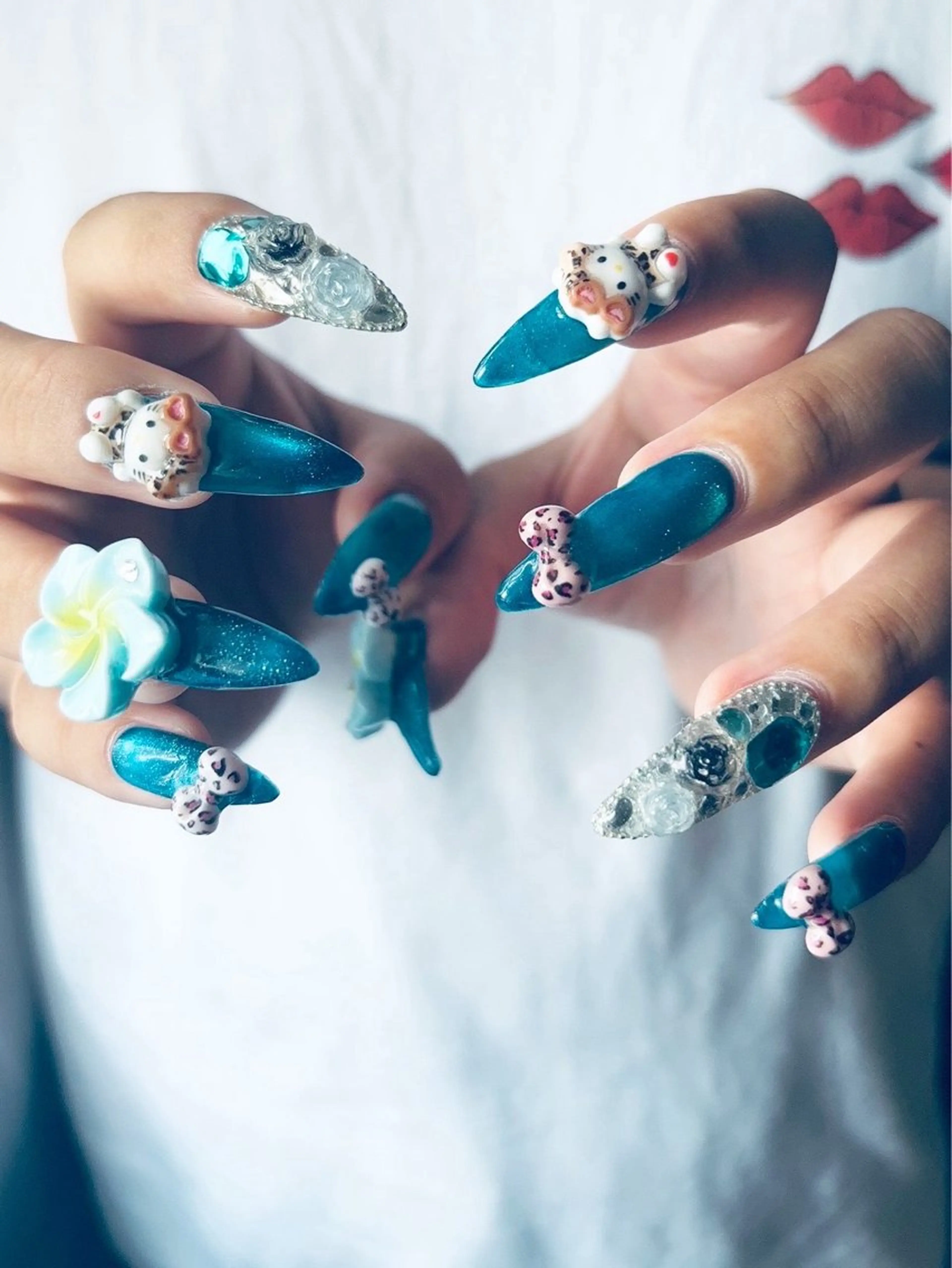 ネイル ブルー ロングネイル マグネットネイル 夏ネイル ハンドネイル ハンドケア 🎀NAIL🎀 AI🪄︎︎◝✩のネイルデザイン