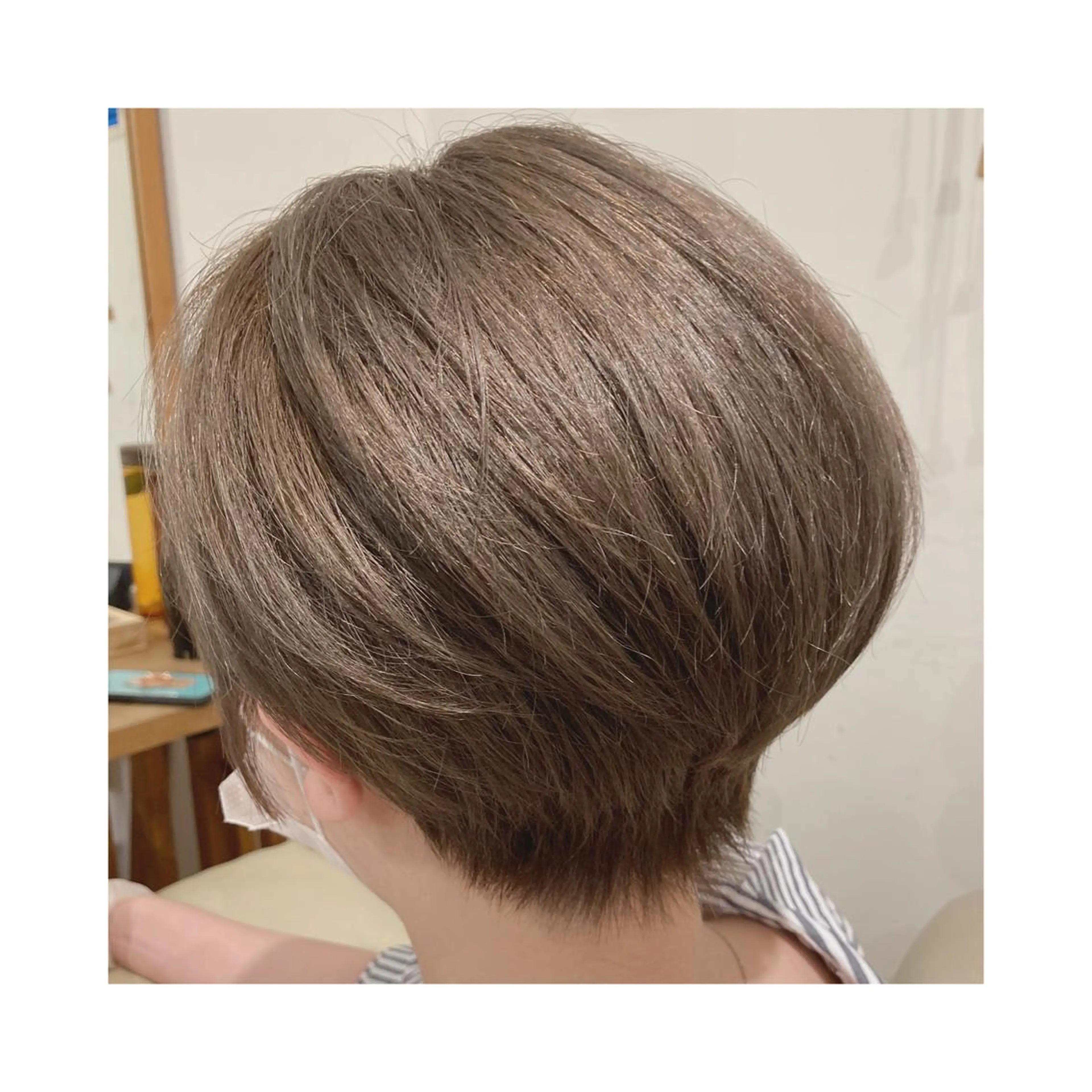 ショート カラー タカノ アツコのヘアスタイル