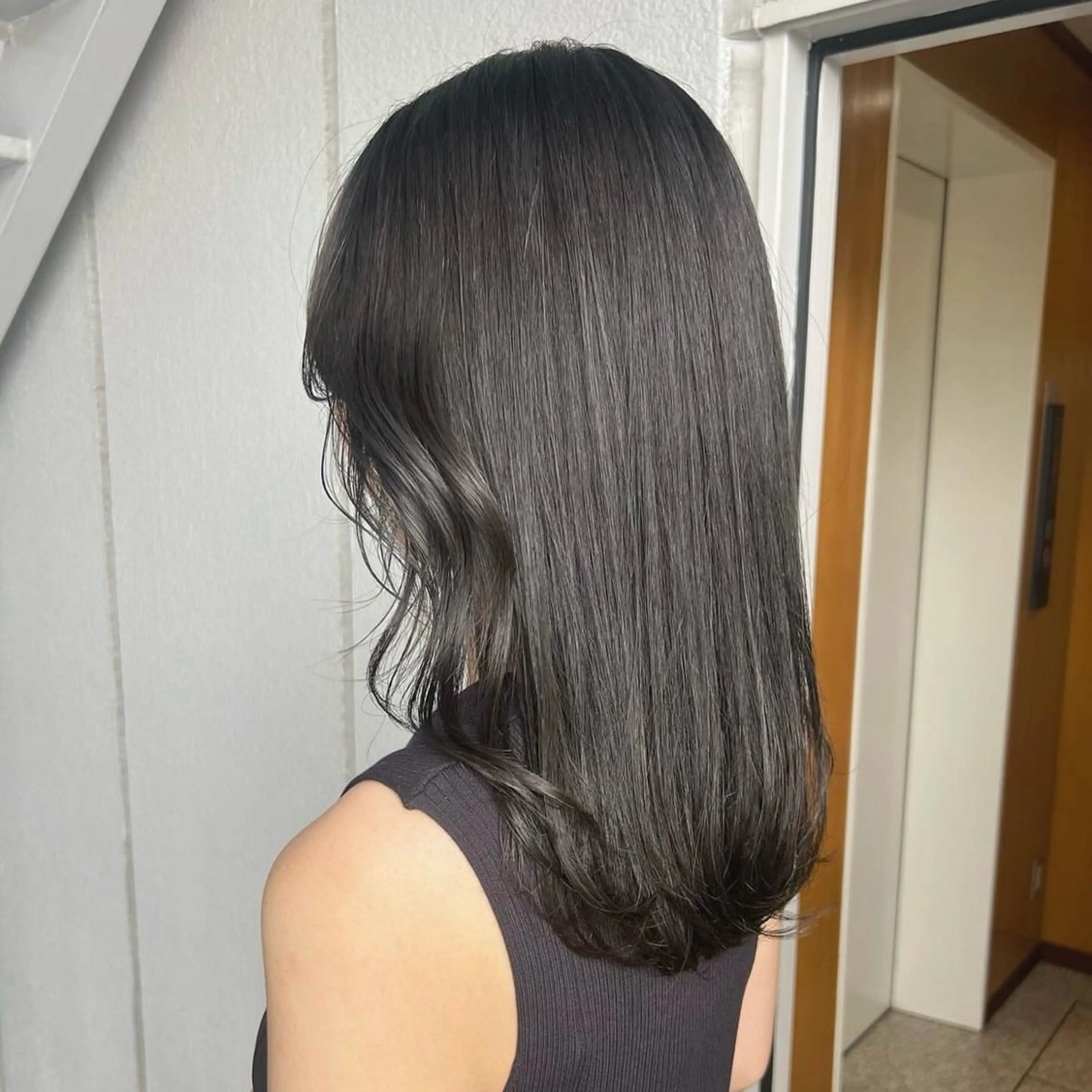 セミロング カラー ヘアカラー トリートメント akane/ベージュ /オリーブ/ブラウンのヘアスタイル