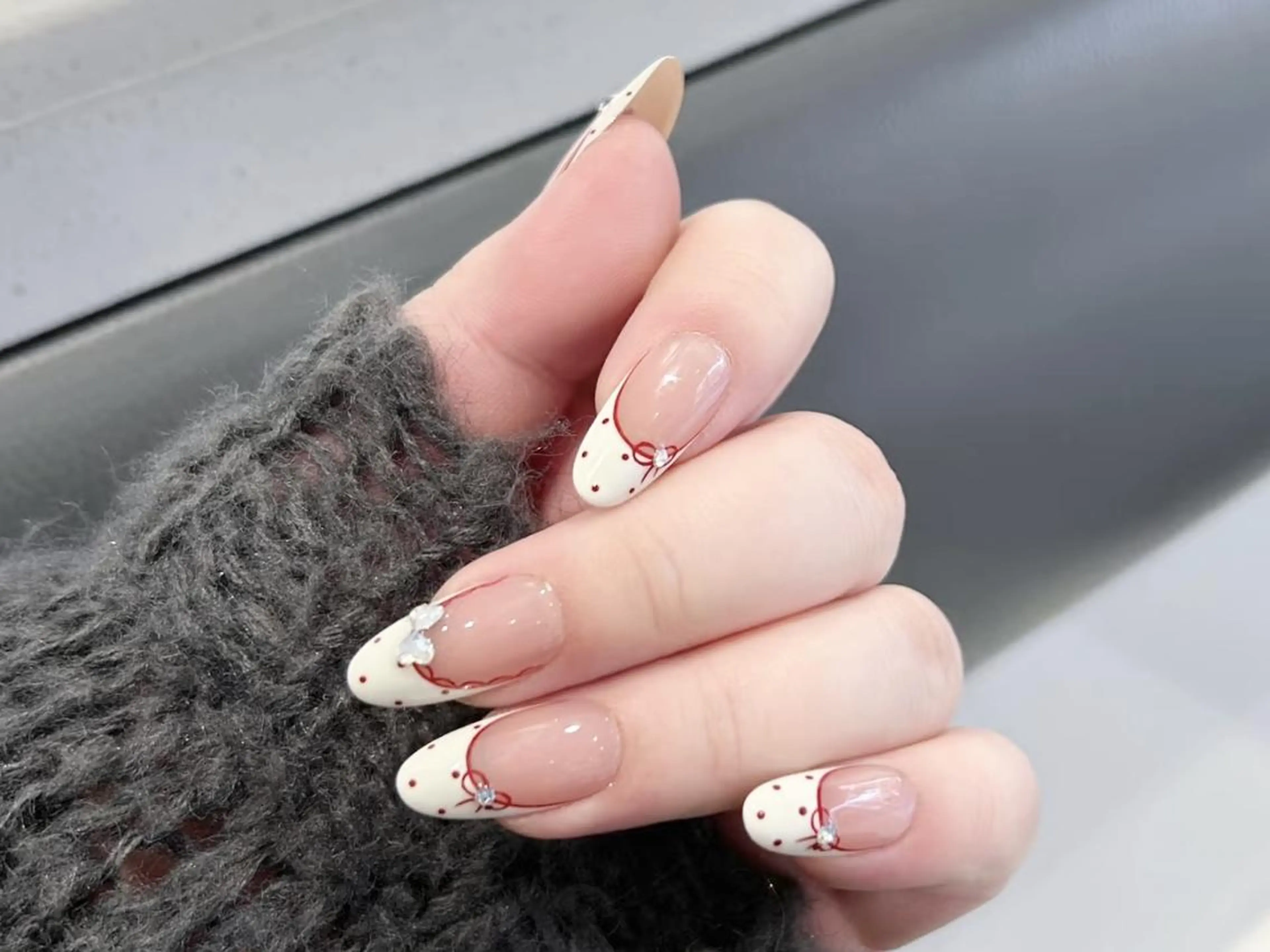 ネイル オーロラネイル チークネイル 長さ出し フットネイル フレンチネイル ハンドネイル ハンドケア Zz nail salonのネイルデザイン