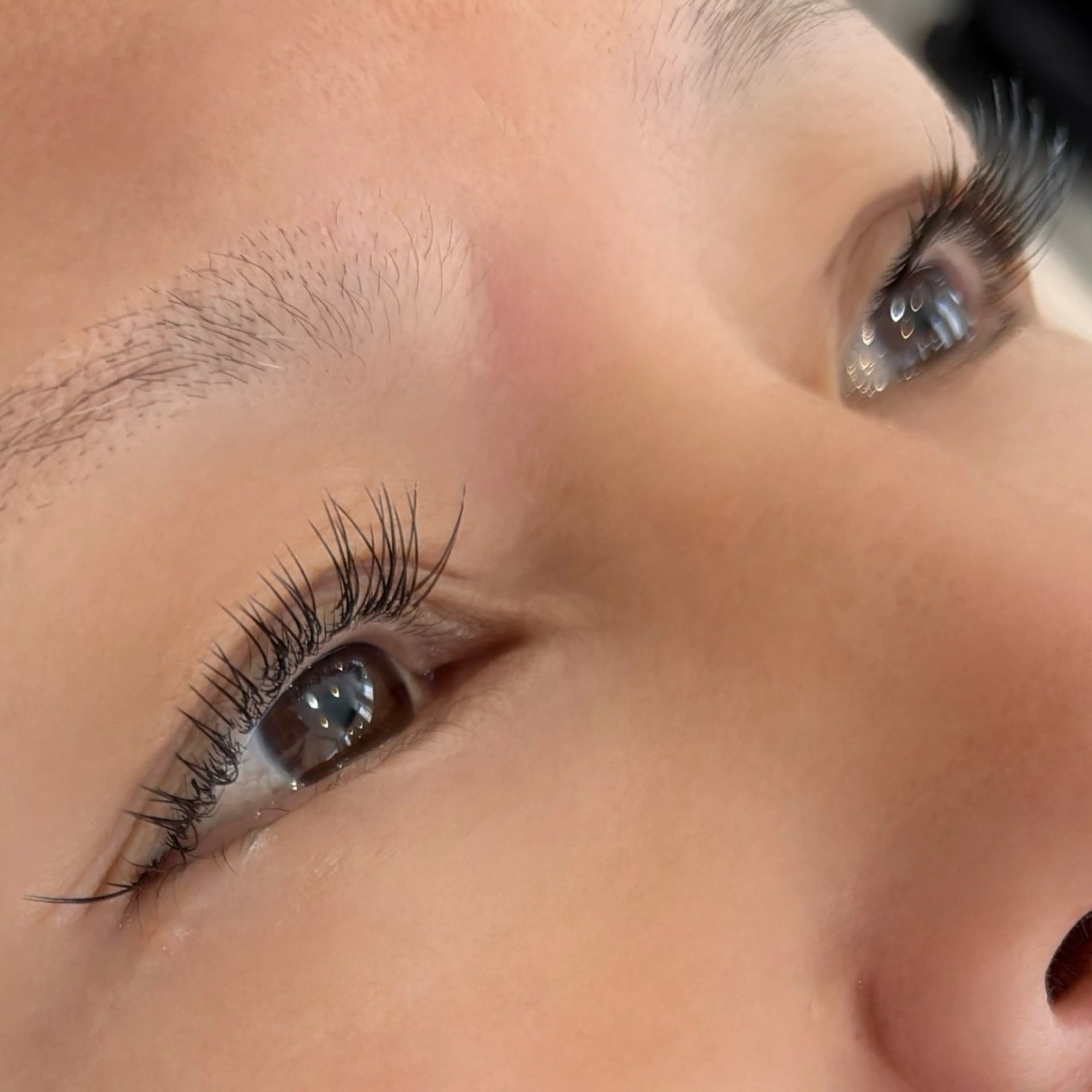 マツエク・マツパ フラットラッシュ 4-CLOVER所属・4-CLOVER izupiiiのマツエク・マツパデザイン