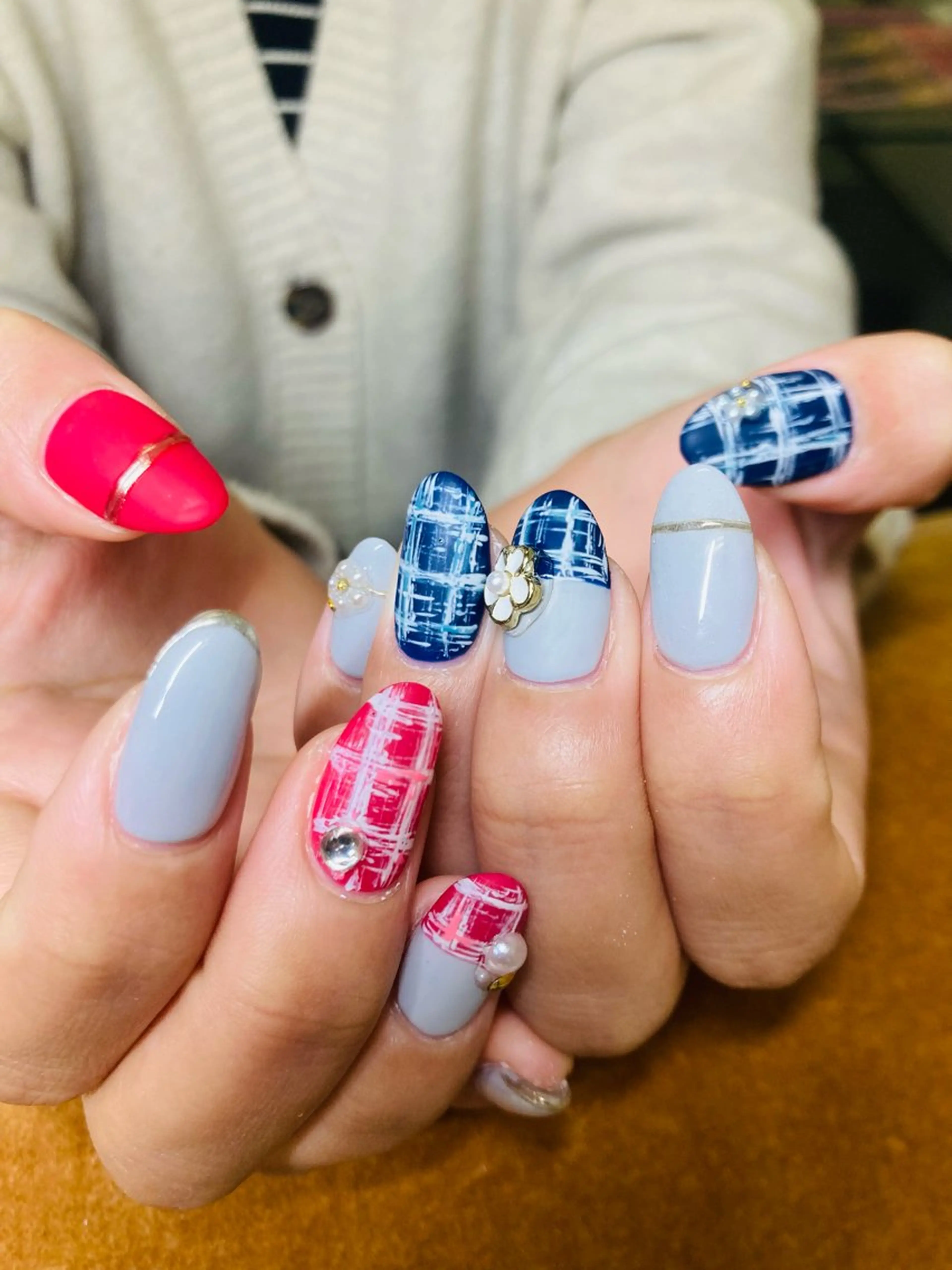 ネイル ECLAT エクラ所属・寺山 千鶴のネイルデザイン