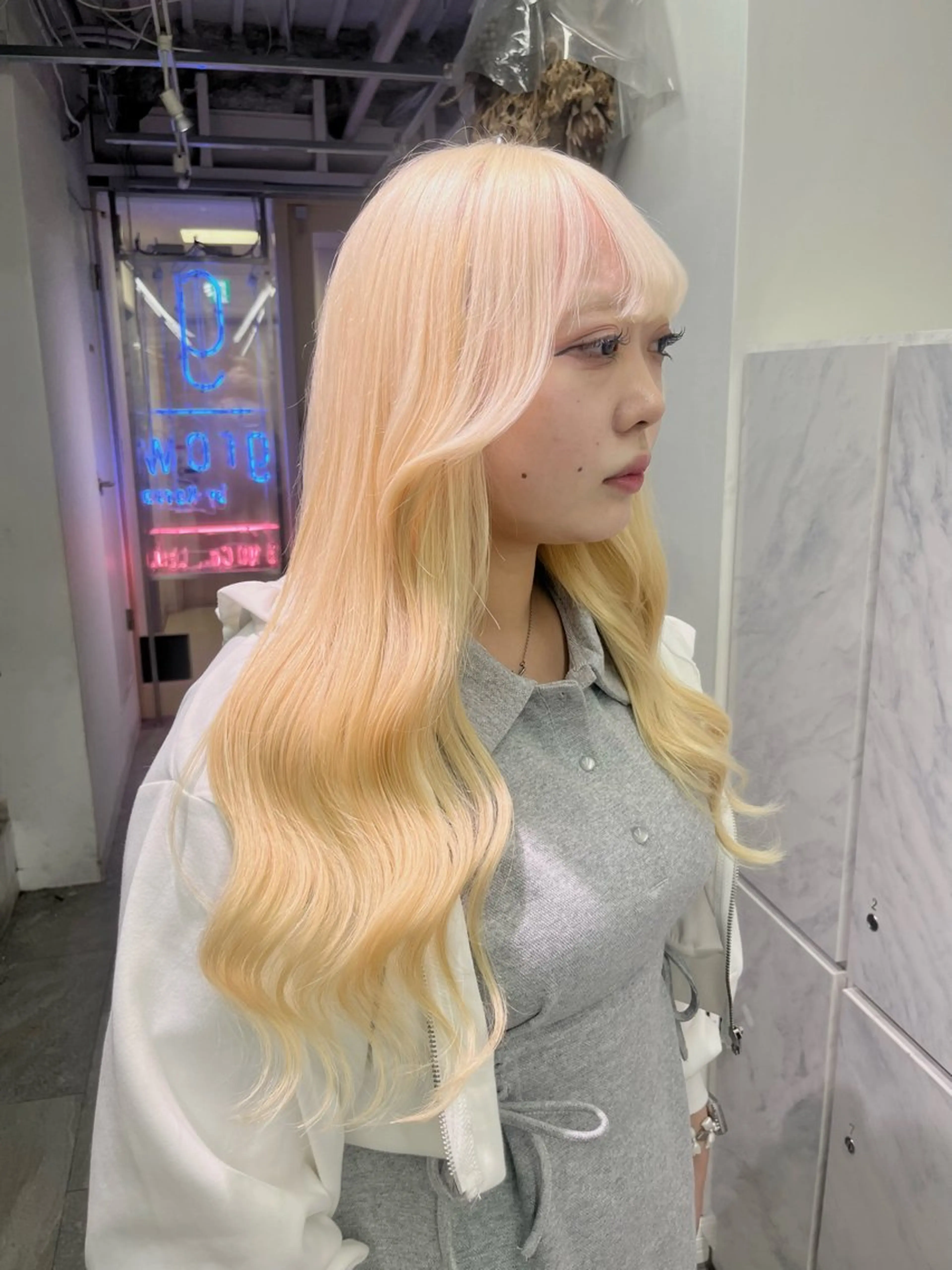 ロング カット エクステ 渋谷🎨ハイトーン ブリーチ特化🎨レンのヘアスタイル