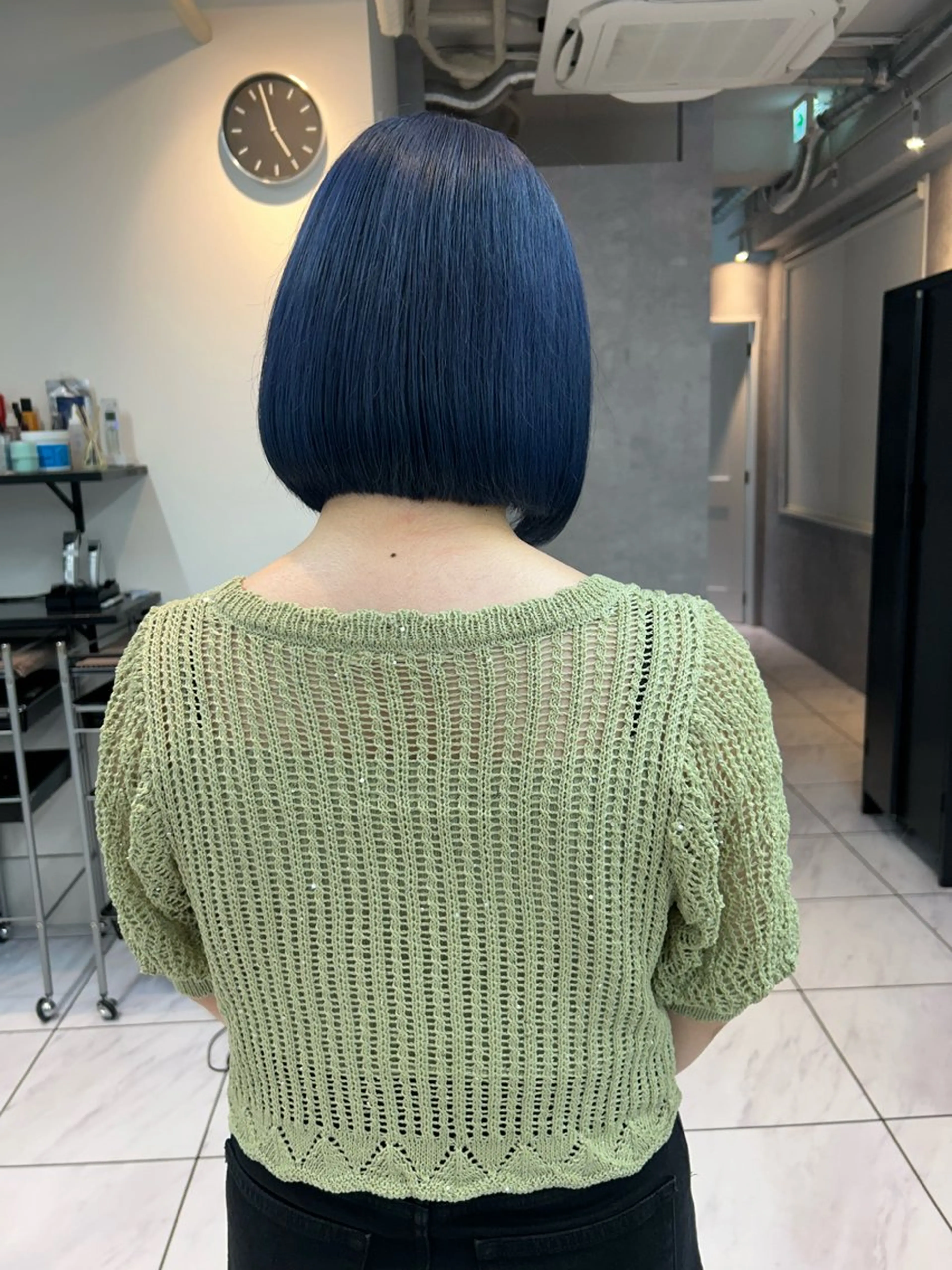 ショート カラー ブリーチ ネイビーカラー ボブ ヘアカラー _WHITE 天神店 YUMEKA🐻のヘアスタイル