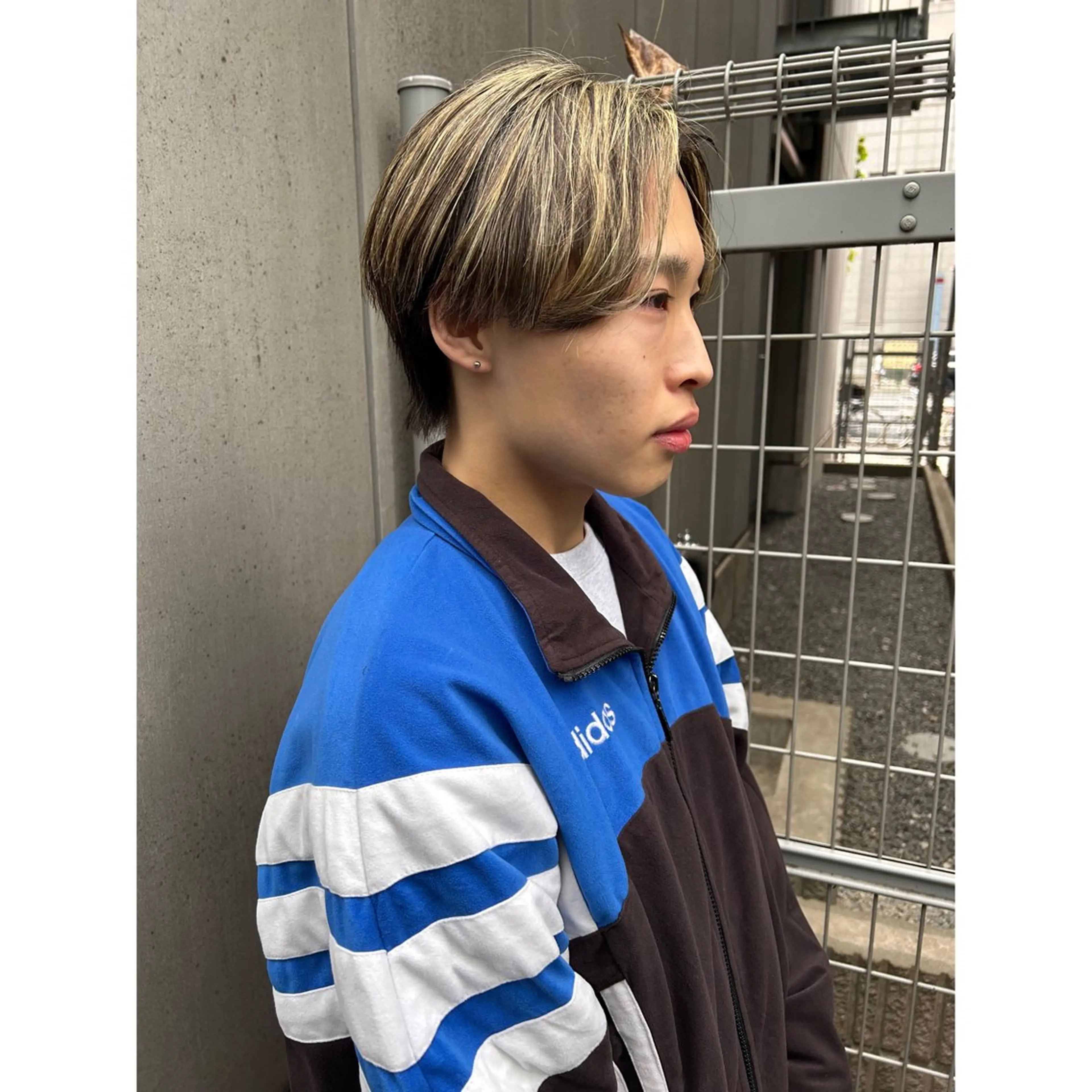 ショート カラー メンズ メンズブリーチ センターパート メンズハイライト メンズインナーカラー メンズパーマ charme所属・💈メンズ特化美容師 ✂︎伊藤大輝💈のヘアスタイル