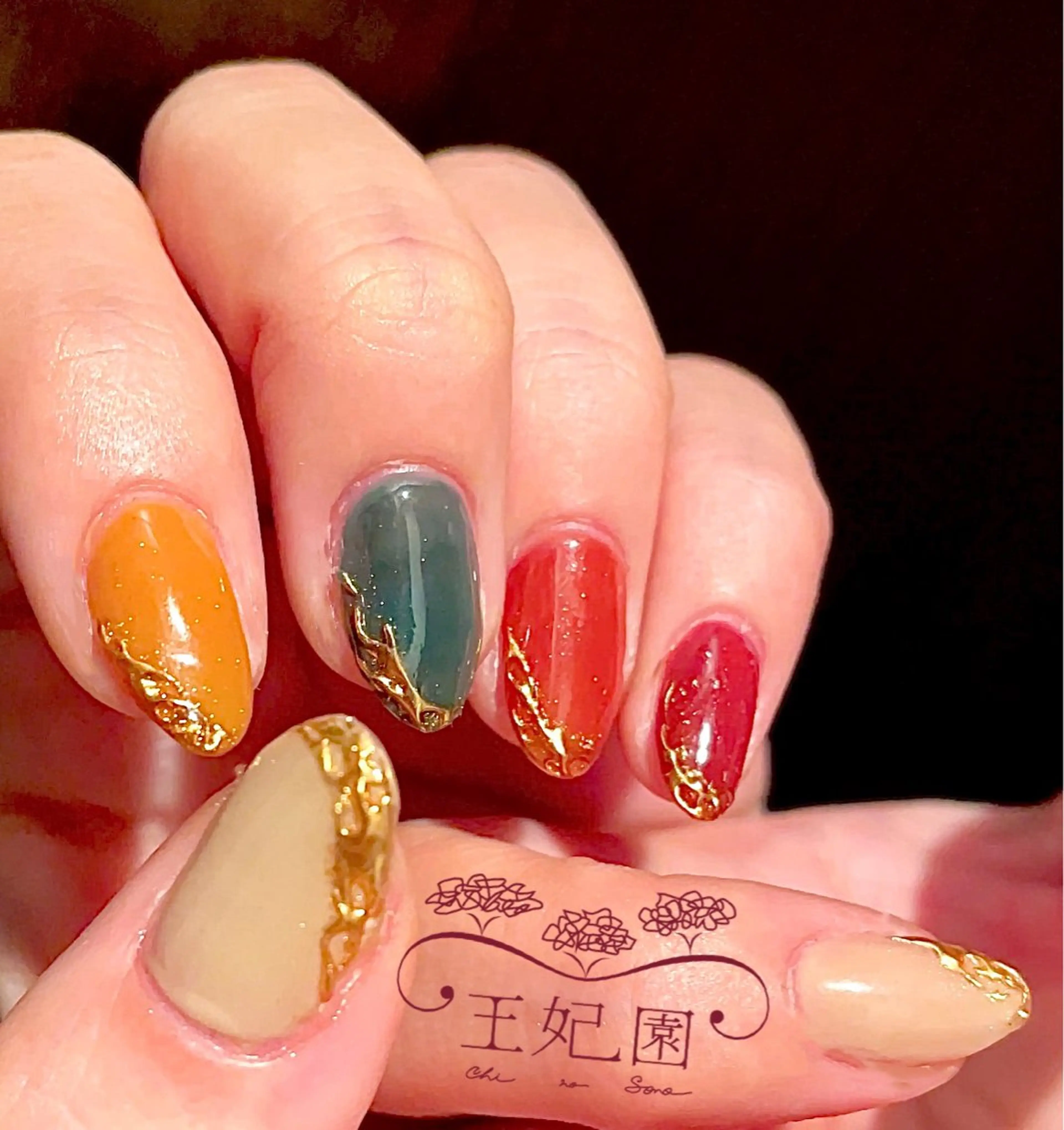 ネイル ミラーネイル ニュアンスネイル ワンカラーネイル nail salon王妃の園所属・王妃の園 ohinosonoのネイルデザイン