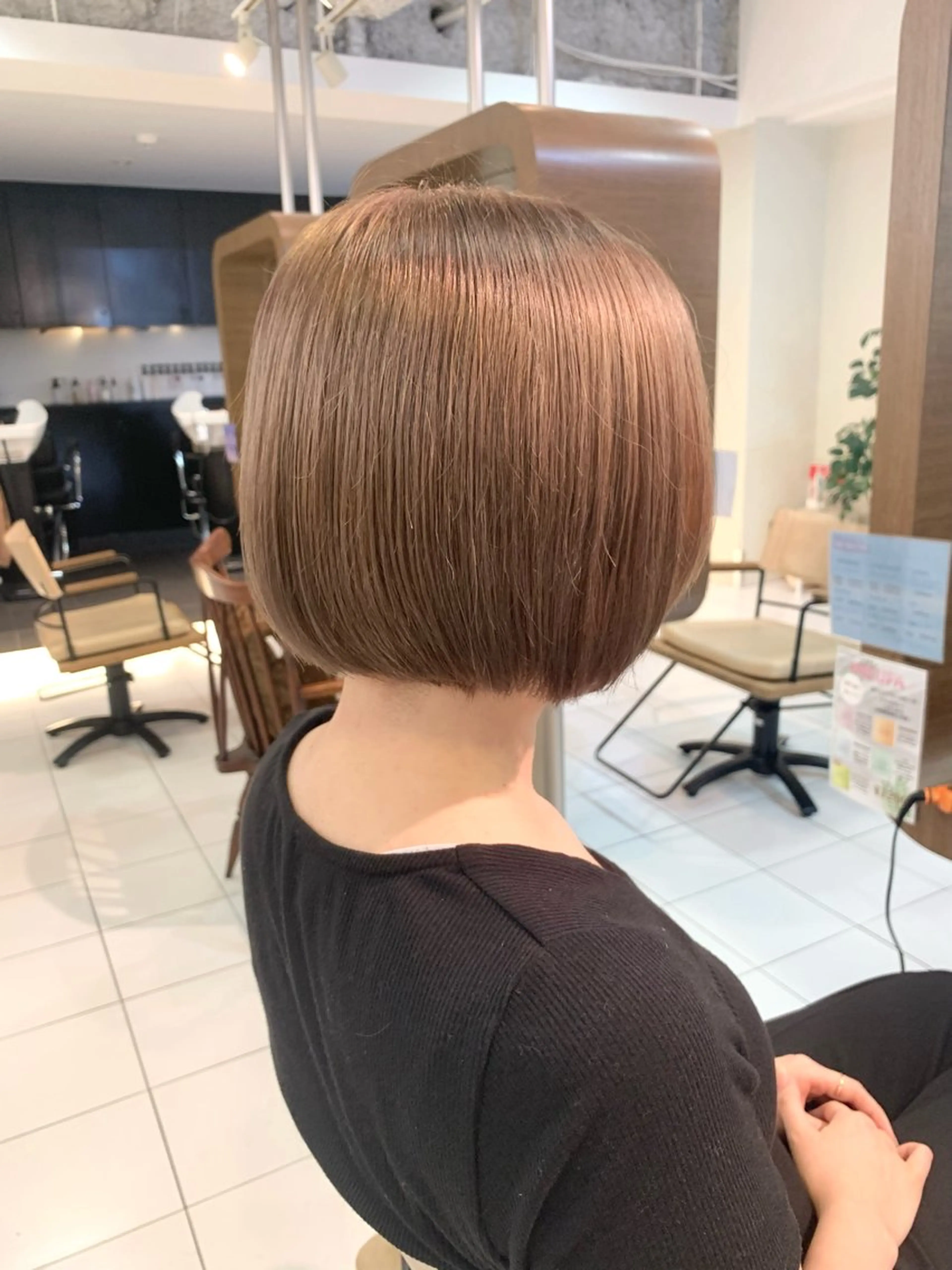 ショート カラー ベージュカラー 透明感カラー ミルクティーベージュ カット ヘアカラー トリートメント ダブルカラー/ウルフ 上田　航平のヘアスタイル