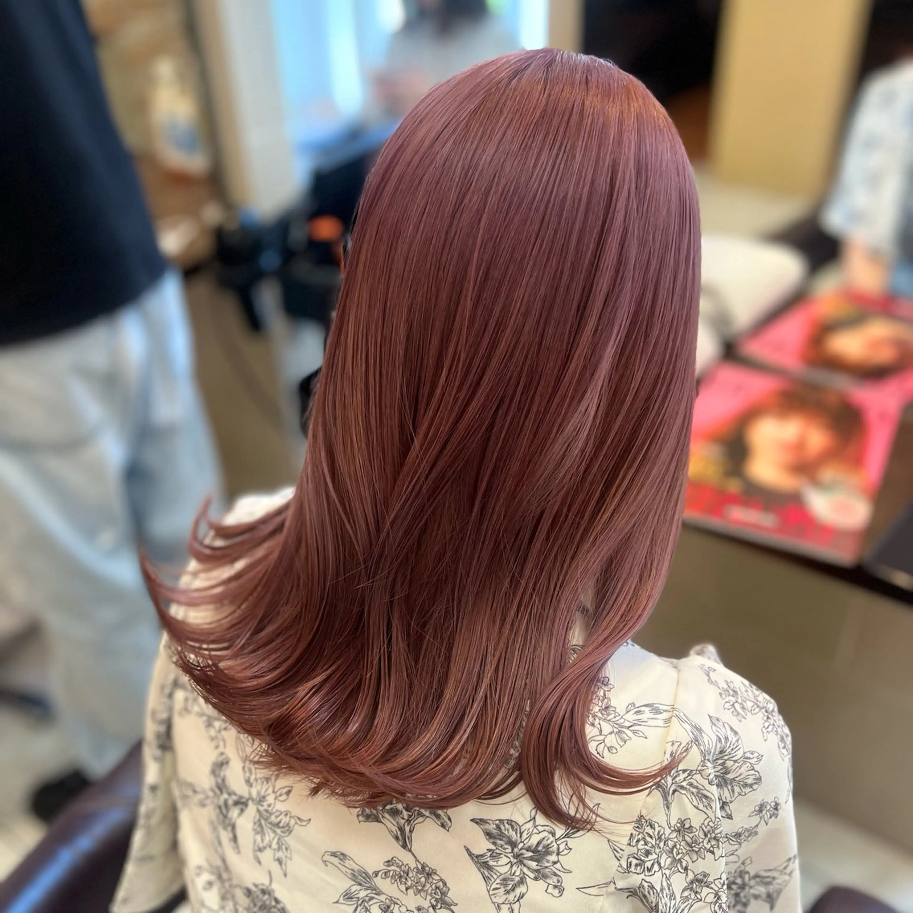 セミロング カラー ベージュカラー ピンクカラー ピンクベージュ Luana .Rioneのマツエク・マツパデザイン