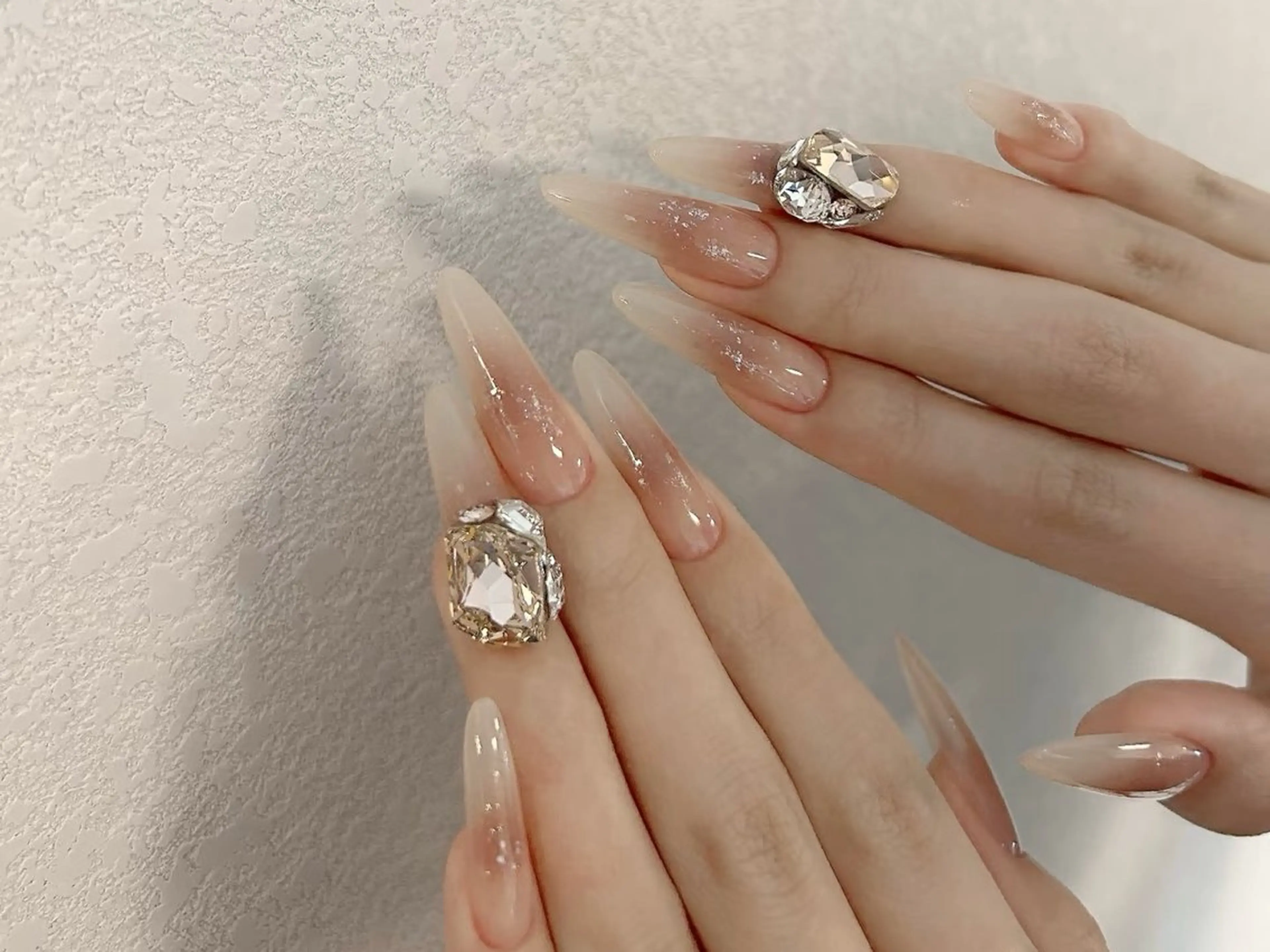 ネイル 長さ出し フットネイル フレンチネイル ジェルネイル ガーリー ハンドネイル NYネイルサロン　千葉中央店所属・NYネイルサロン 千葉中央店のネイルデザイン