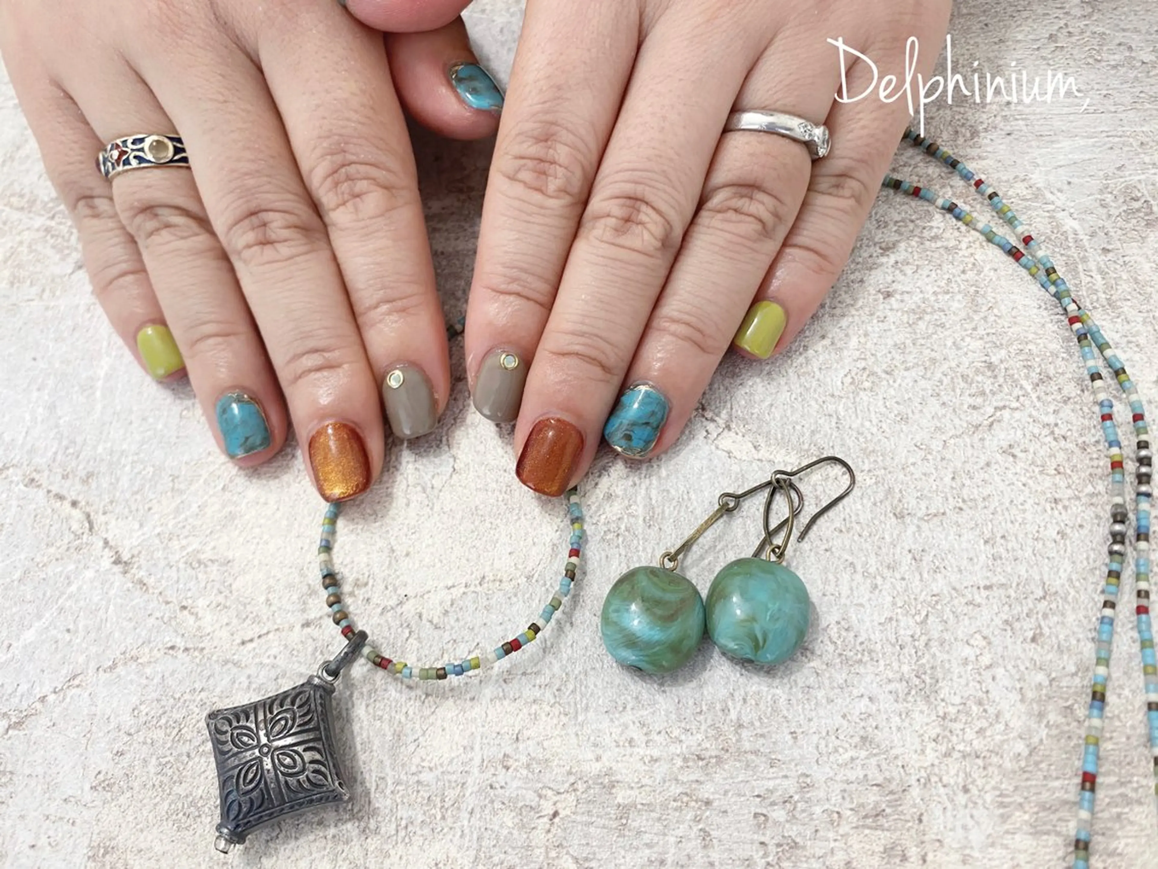 ネイル 持ち込み ハンドネイル 岡本 友恵のネイルデザイン