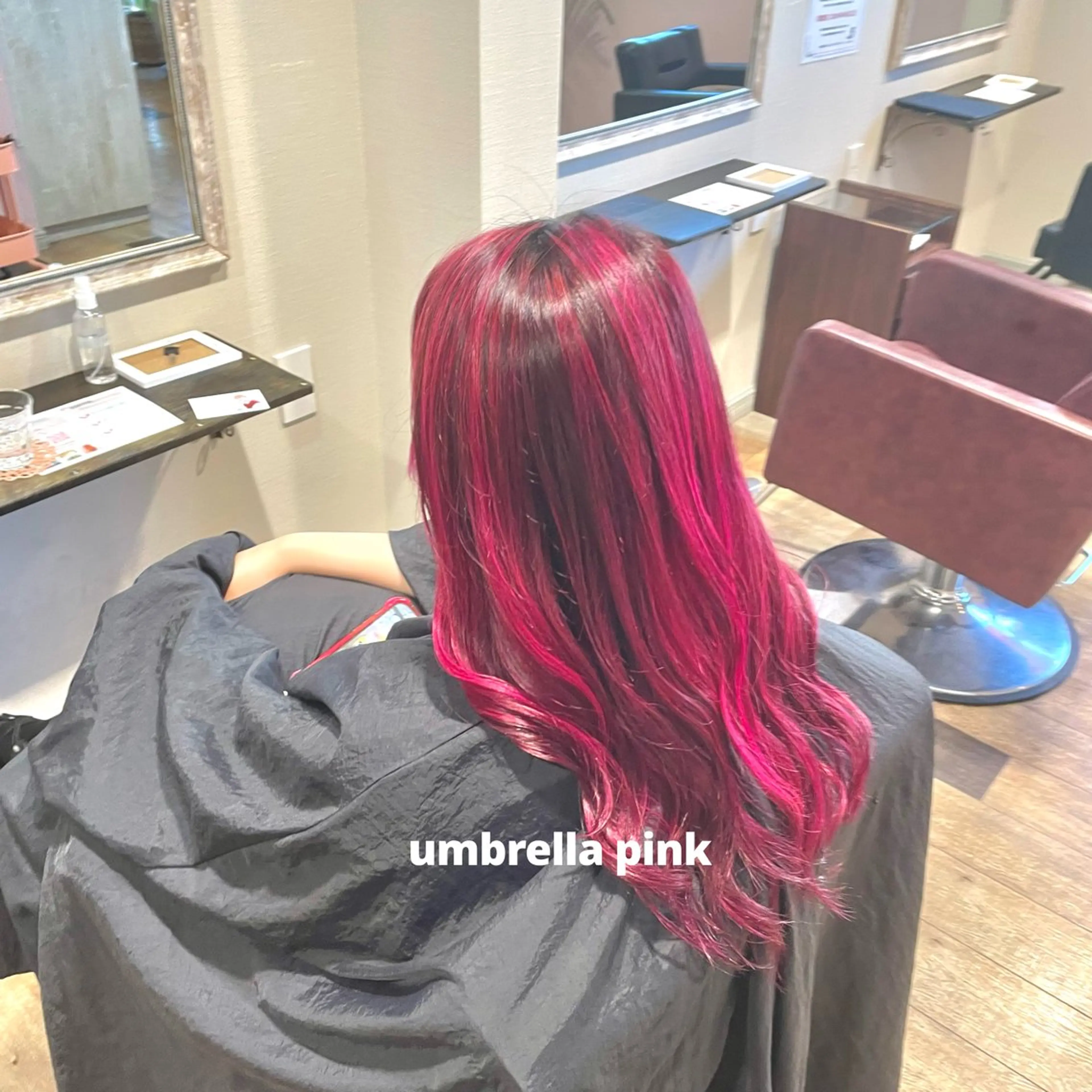 ロング 夏向/ハイトーン /パーマのヘアスタイル