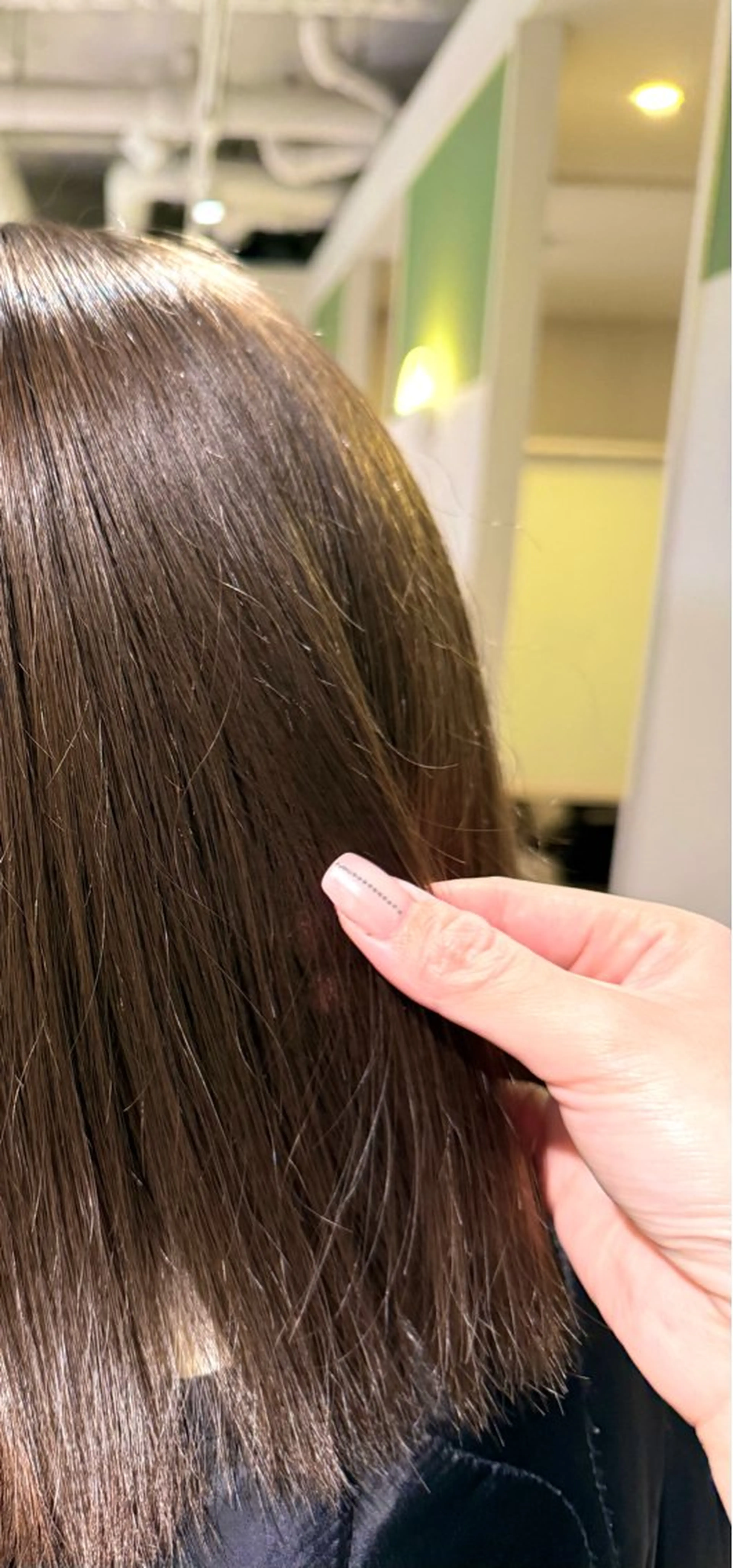 ミディアム カラー ベージュカラー ブリーチ オリーブベージュ ヘアカラー レイヤーカット/暖色 /ボブ/髪質改善/翠のヘアスタイル