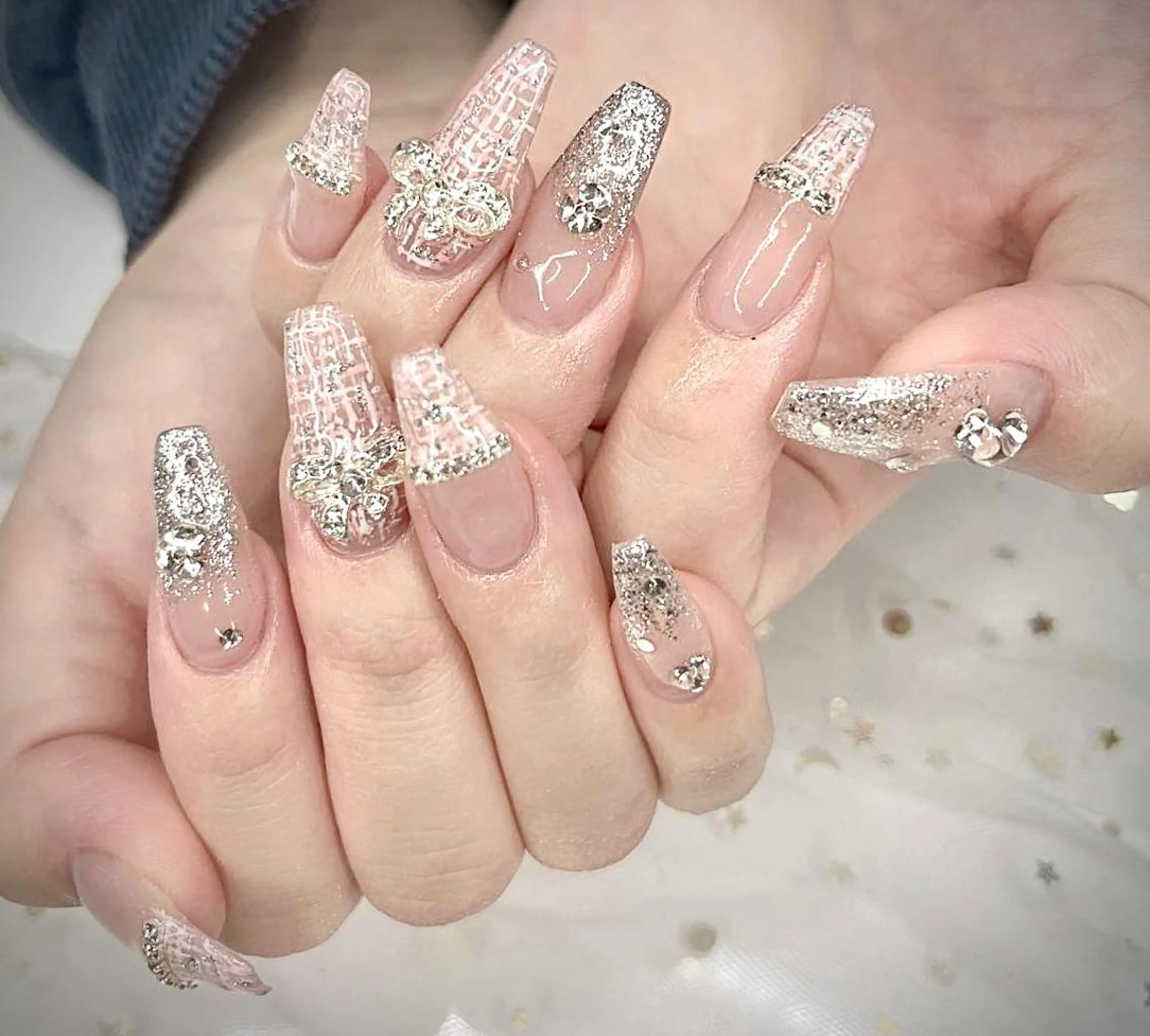 ネイル I-nailロング /ワンホン/キラキラのネイルデザイン