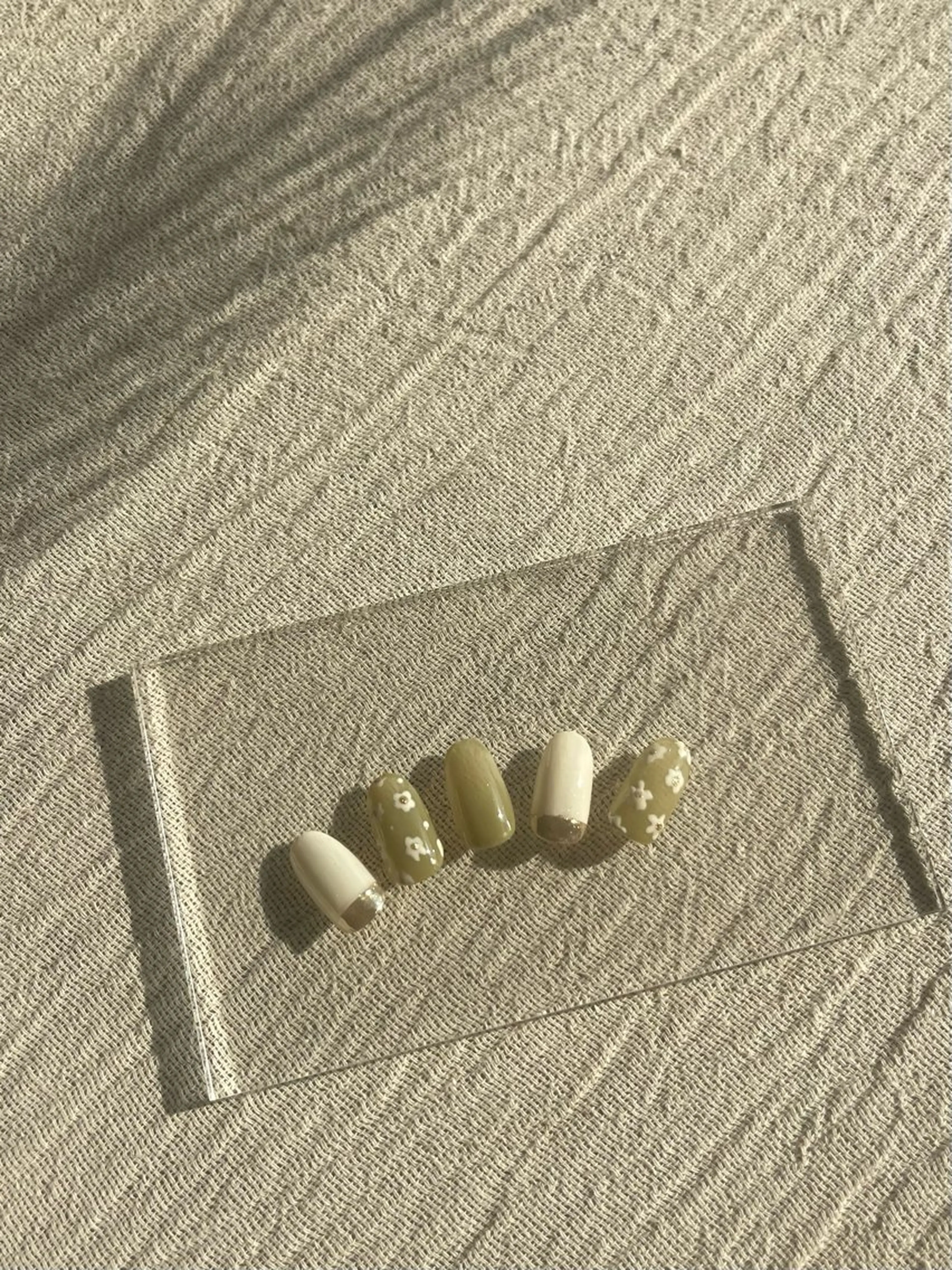 ネイル グリーン ネイルチップ nanairo nailのネイルデザイン