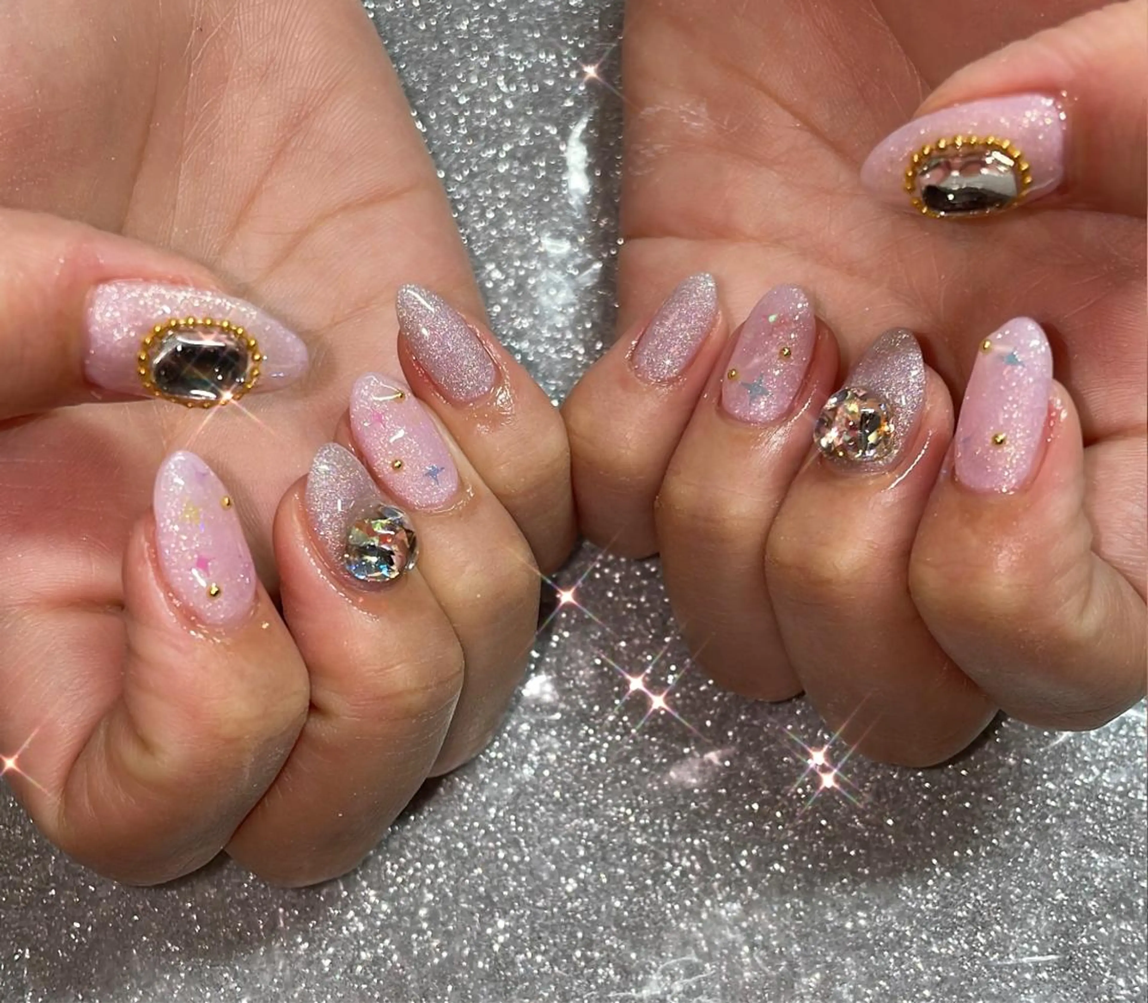 ネイル ハンドネイル VIERU 🌈🎀💖のネイルデザイン