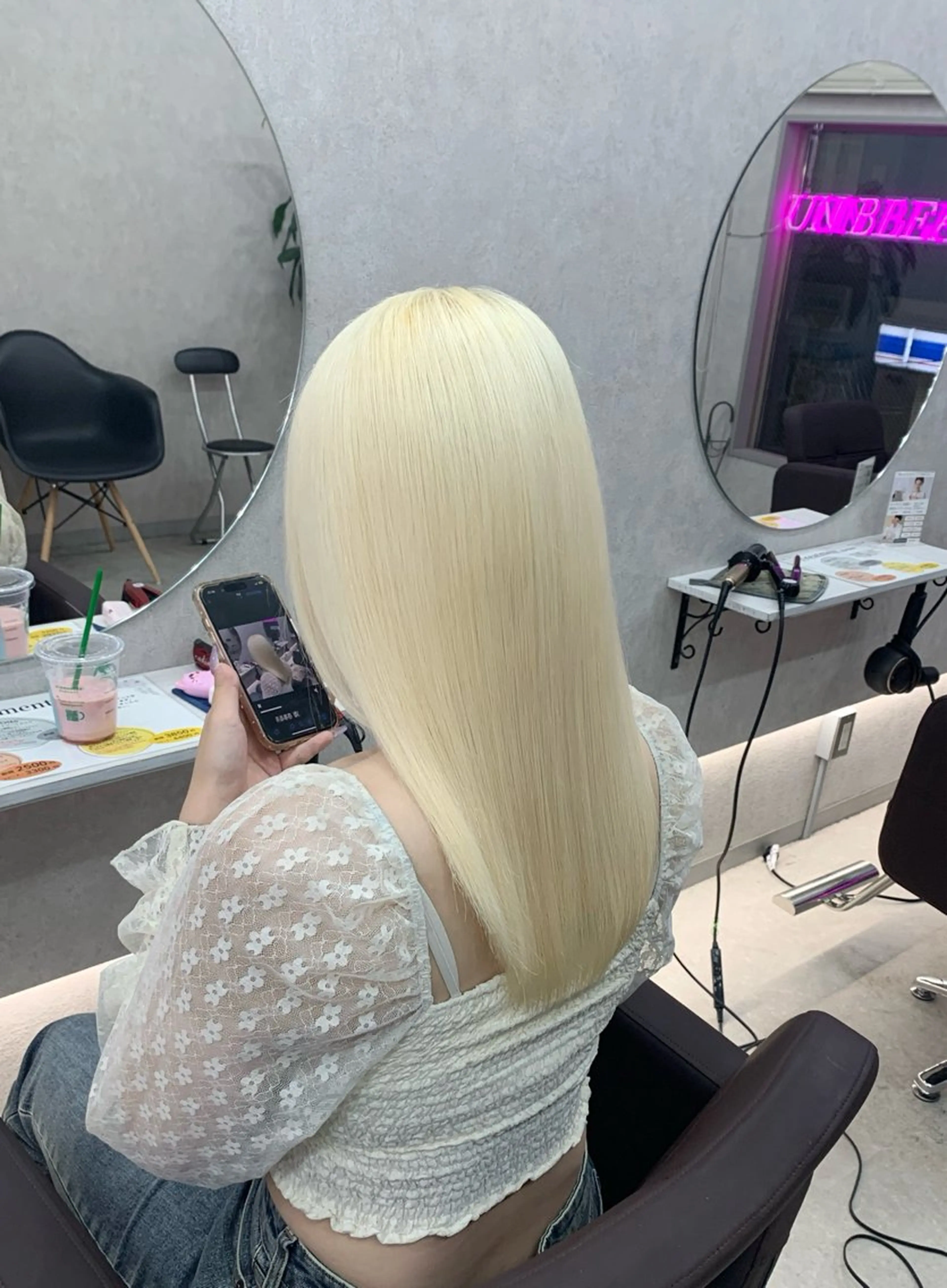 セミロング カラー ヘアカラー トリートメント ヘッドスパ ハイトーン・ブリーチ ムラ修正　八須　錬のヘアスタイル