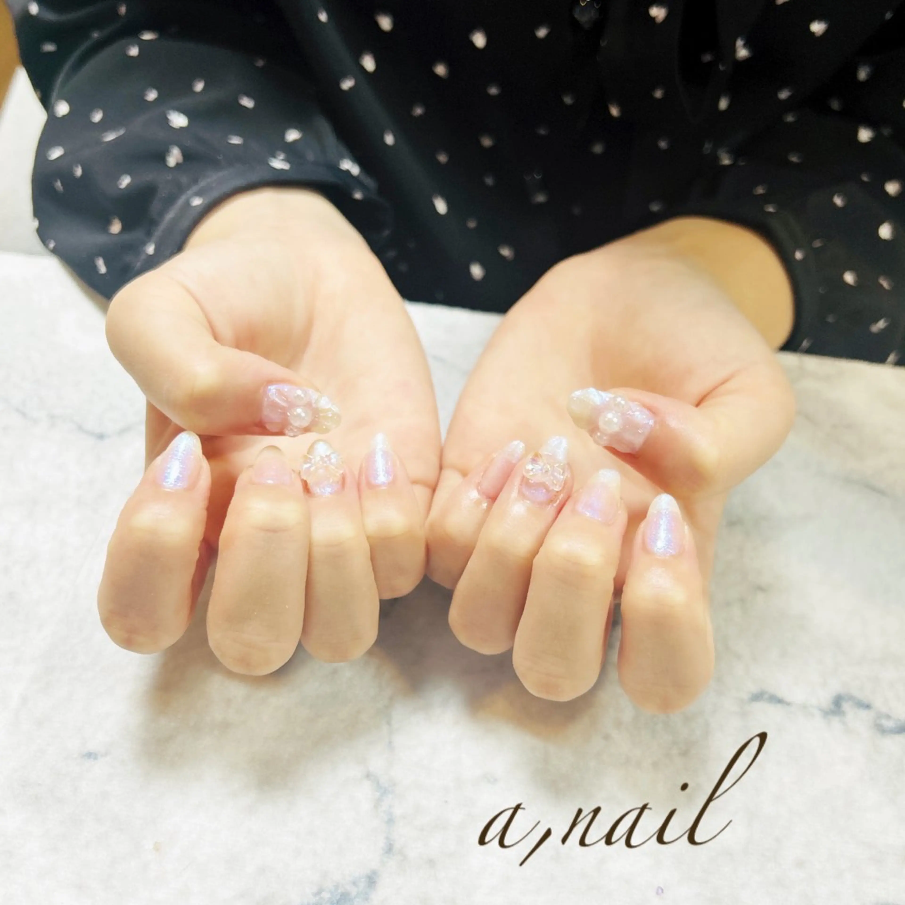 ネイル オーロラネイル フットネイル ジェルネイル グラデーション キラキラネイル ハンドネイル ネイルサロン エーネイルのネイルデザイン