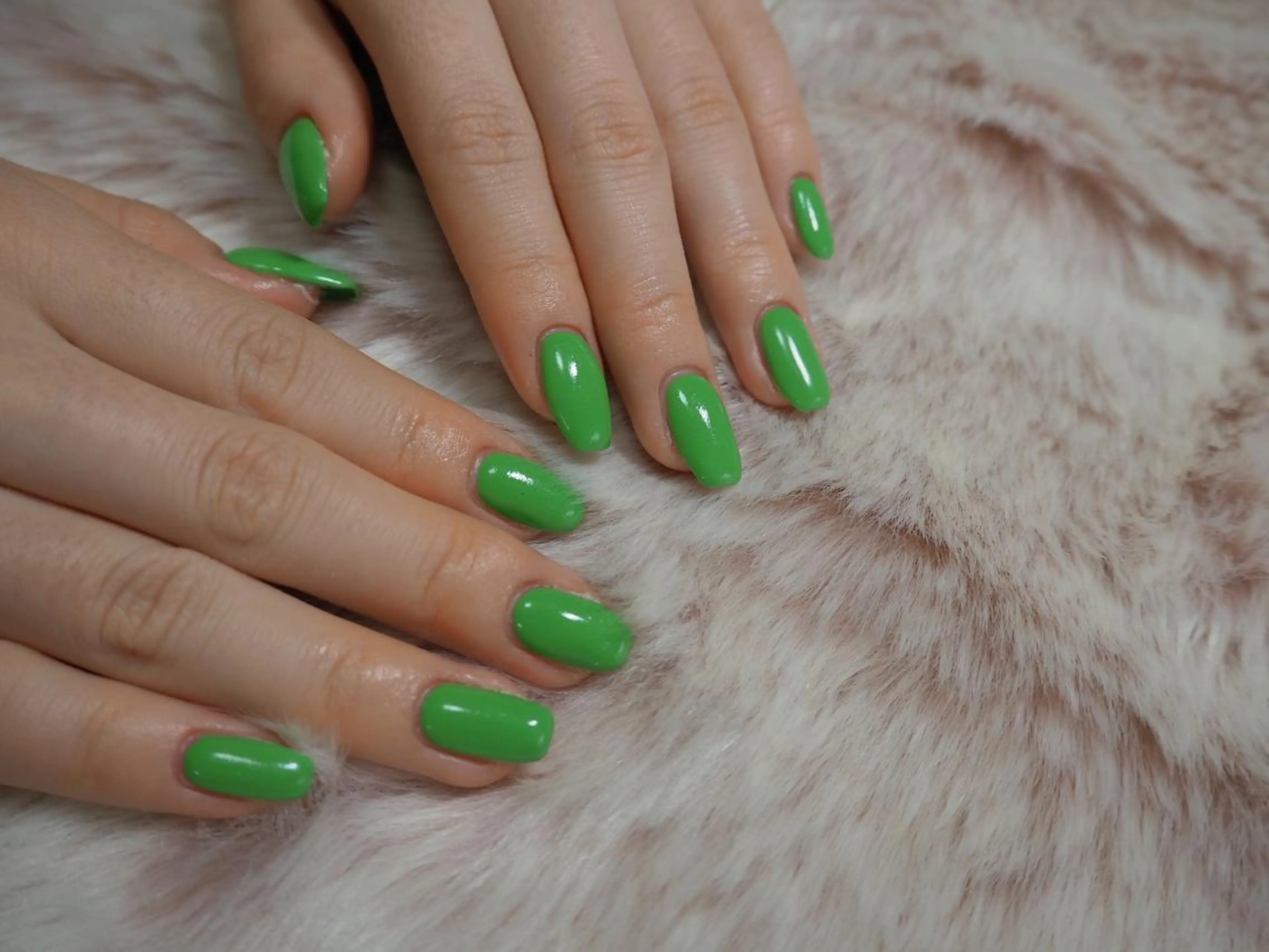 ネイル ワンカラーネイル オーナーネイリスト MAKIのネイルデザイン