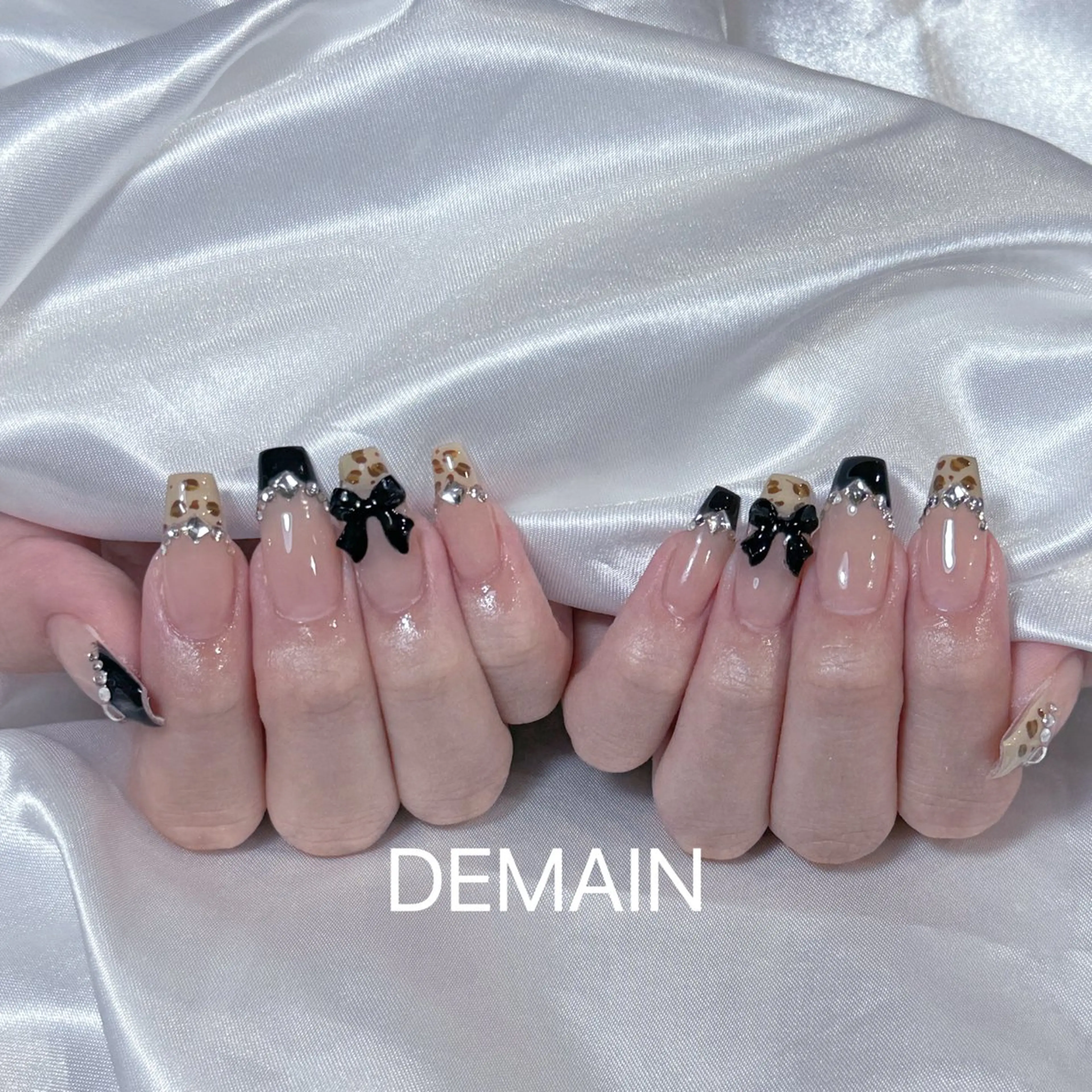 ネイル アートネイル オーロラネイル ガーリー キラキラネイル 韓国ネイル ハンドネイル DEMAIN- 🌸のネイルデザイン