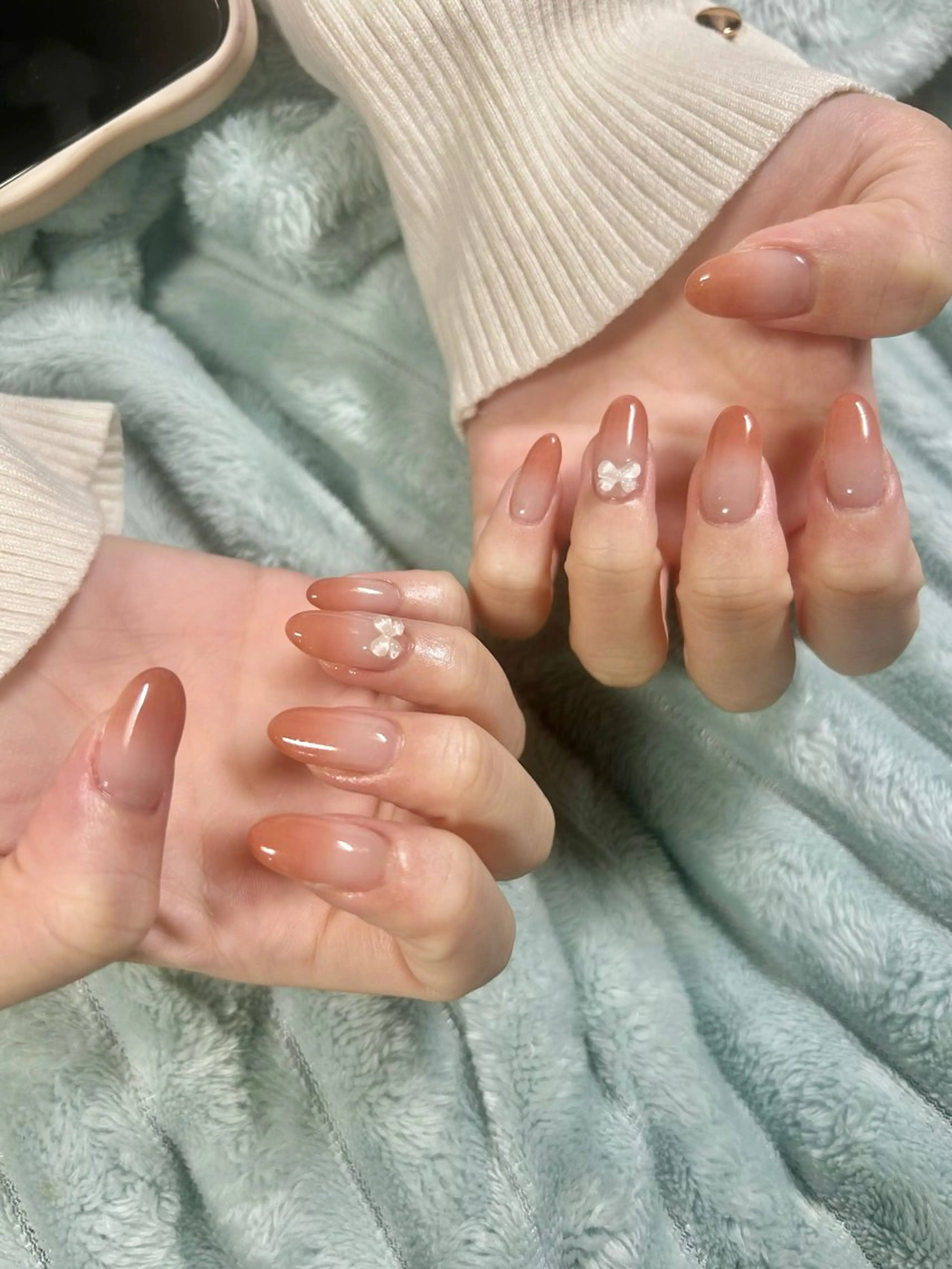 オフ込みカラグラ🌟 ハンドorフット ⚠︎︎カラーベース（お好きなベースカラーの上にカラグラができるメニュー♡）の写真