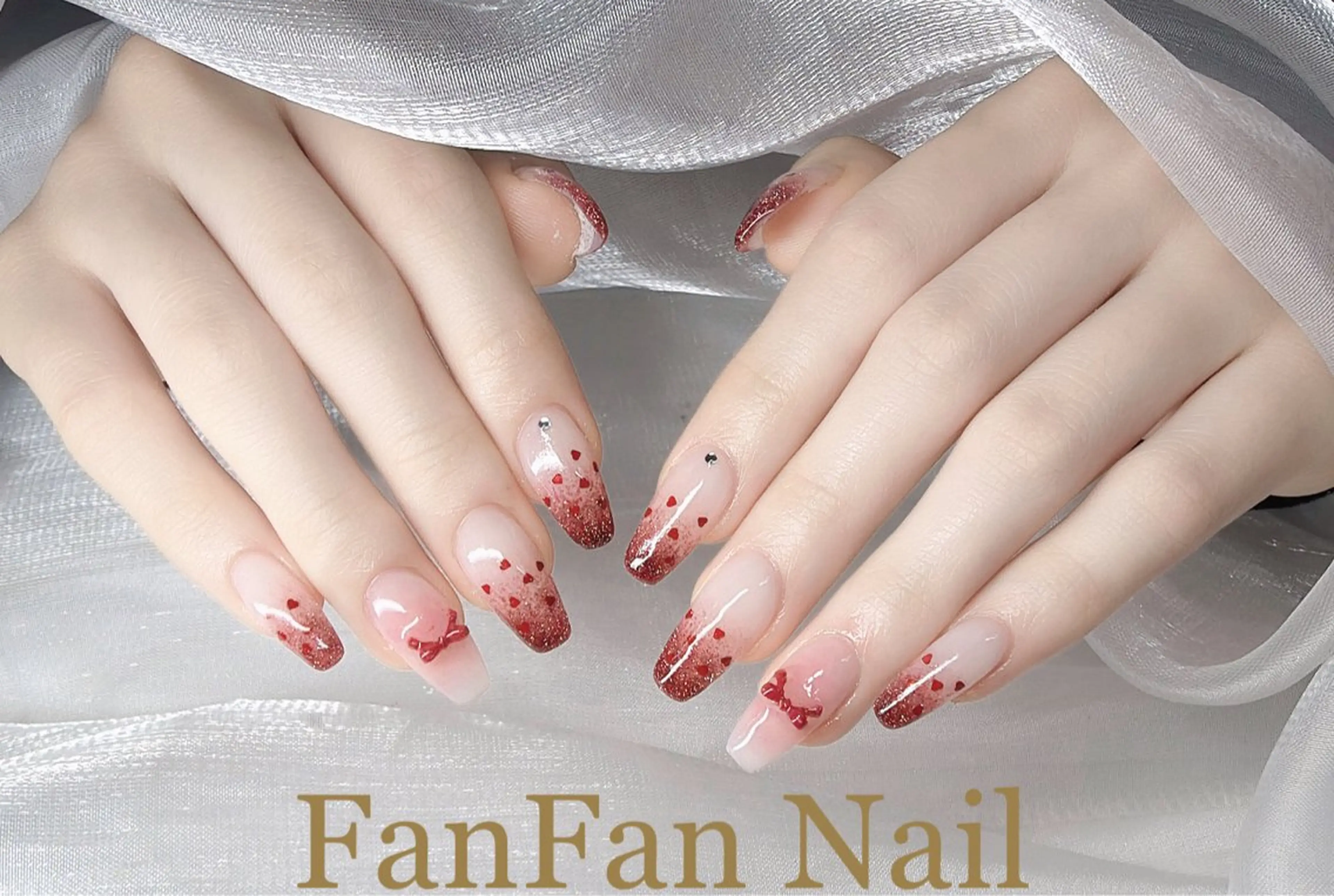 ネイル アートネイル オーロラネイル ガーリー キラキラネイル 韓国ネイル ハンドネイル KaKa FanFanNailのネイルデザイン