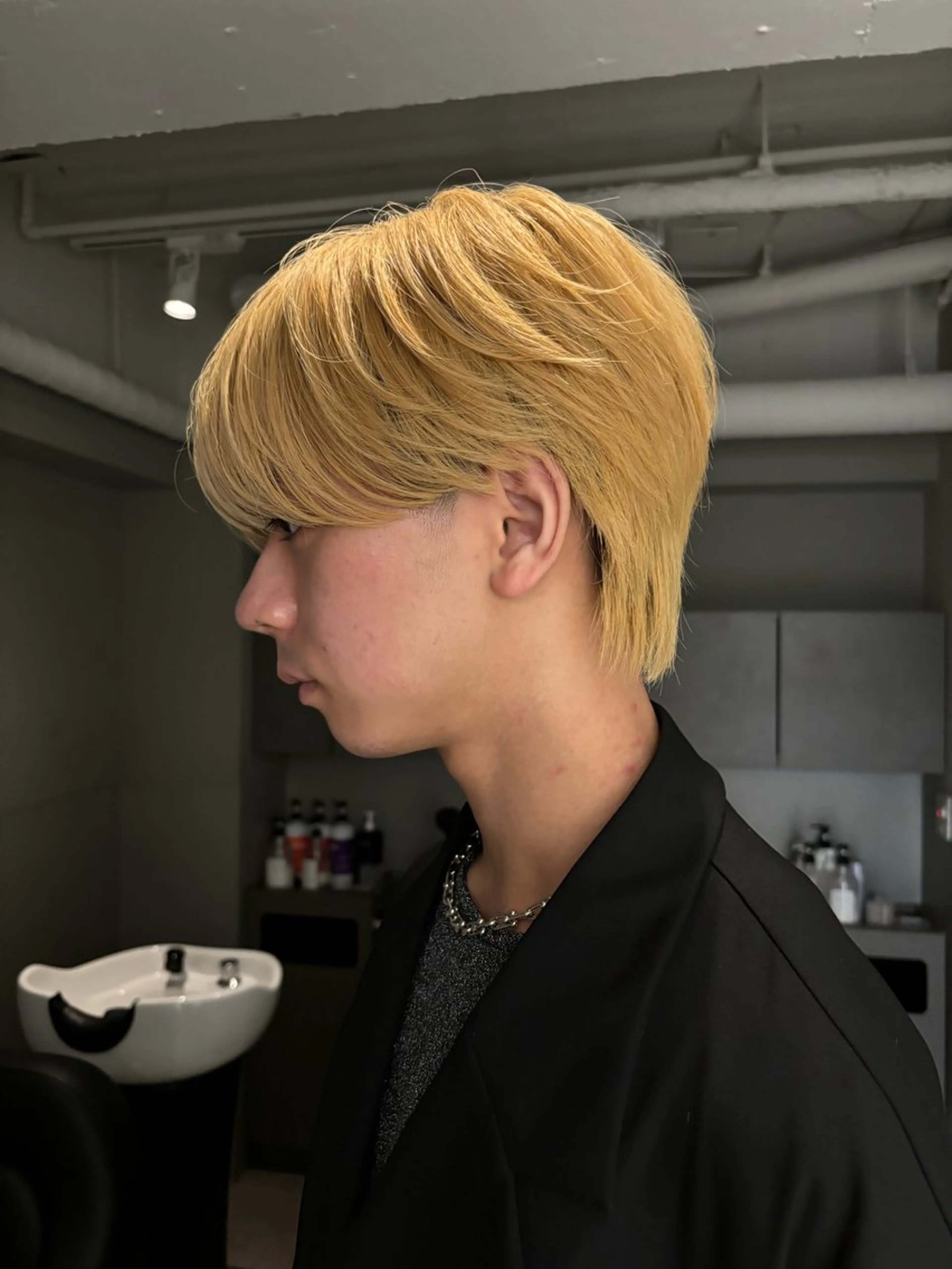 ショート メンズ センターパート メンズハイトーン メンズ韓国風 スパイキーショート 外国人風カラー カット ヘアカラー ハイトーン/ ボブ 中村麟のヘアスタイル