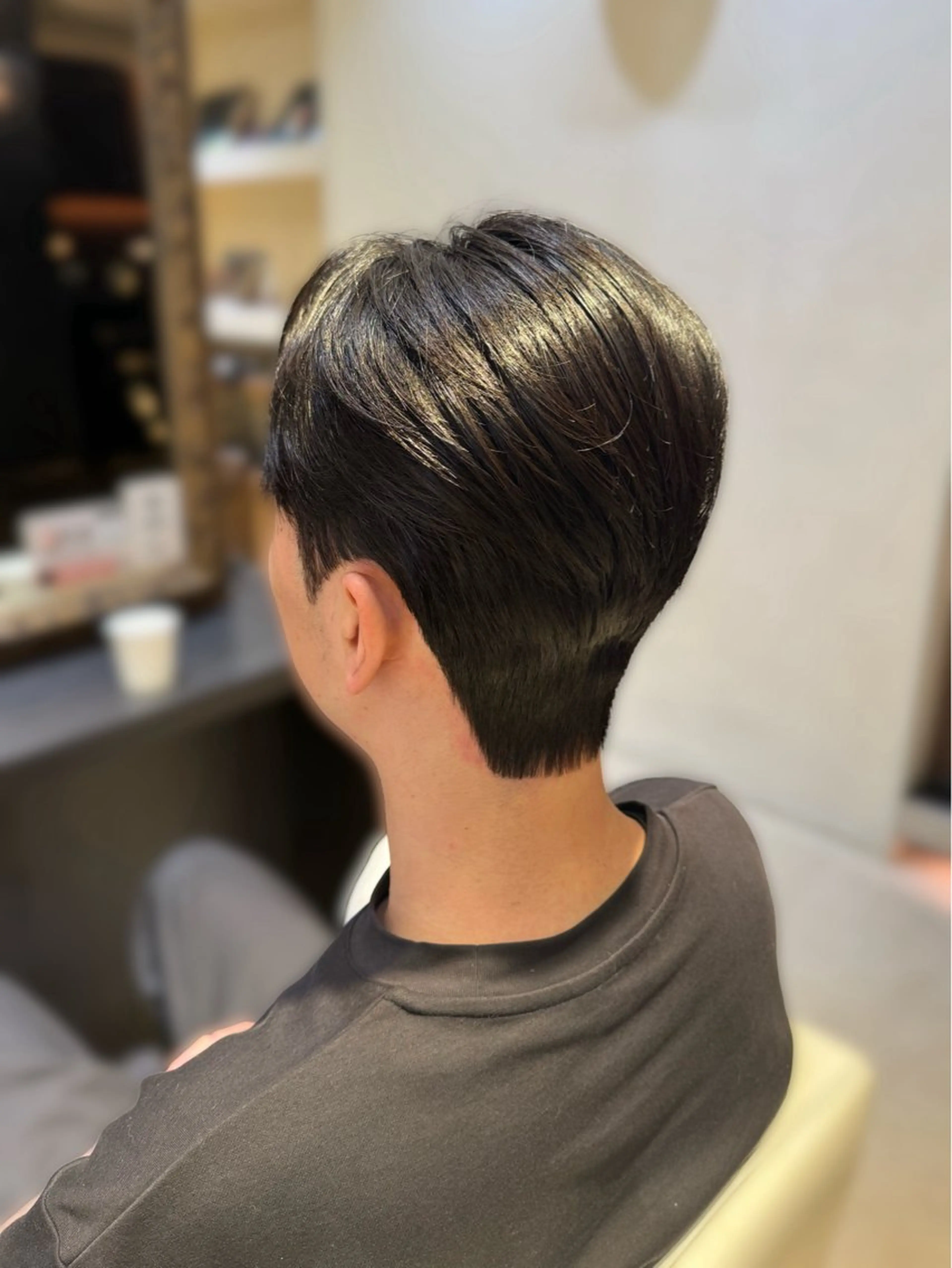 ショート パーマ メンズ センターパート コンマヘア ダウンパーマ カルマパーマ メンズ韓国風 YUKI🇰🇷 カルマ／ダウンパーマのヘアスタイル