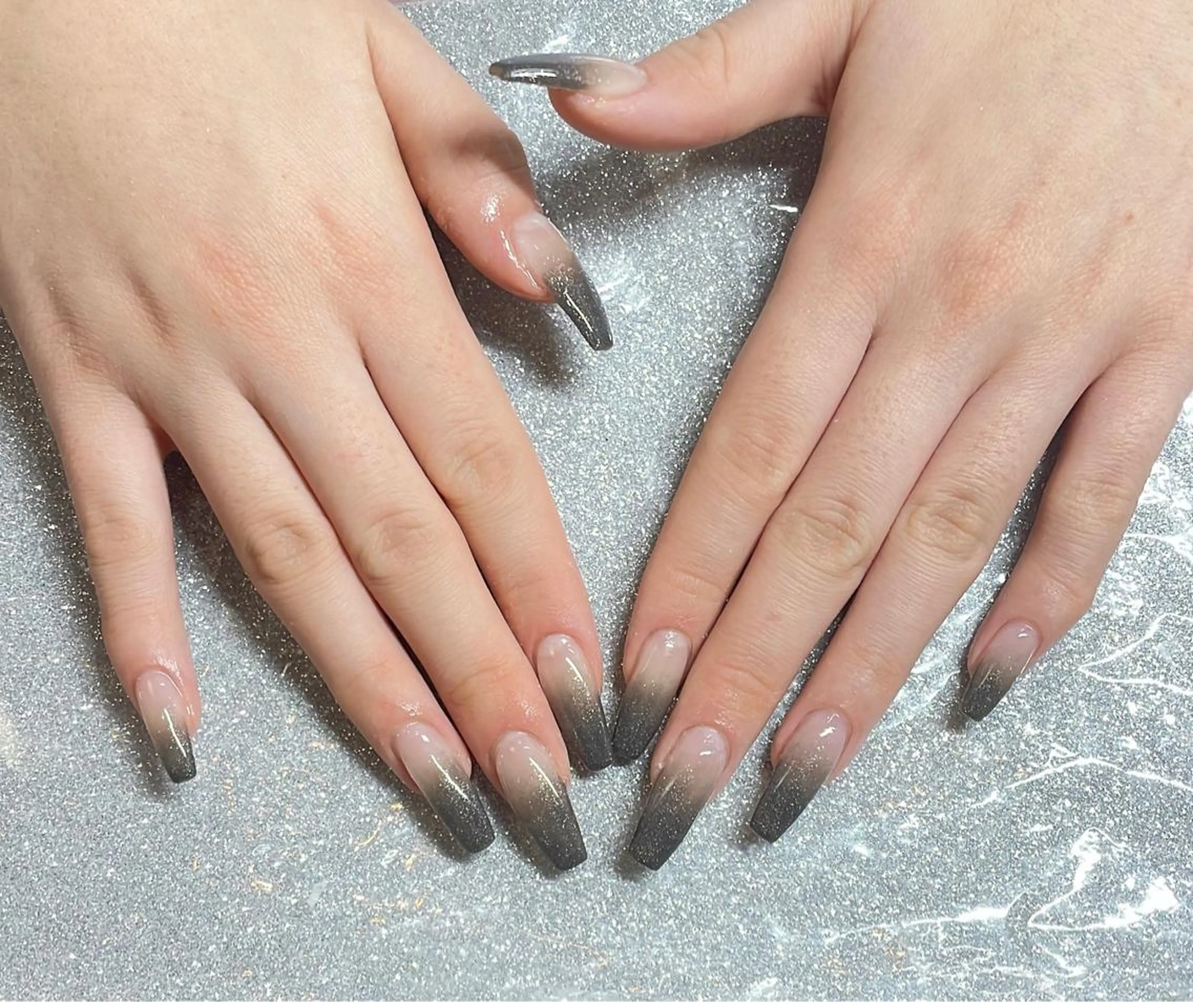 ネイル VIERU 🌈🎀💖のネイルデザイン