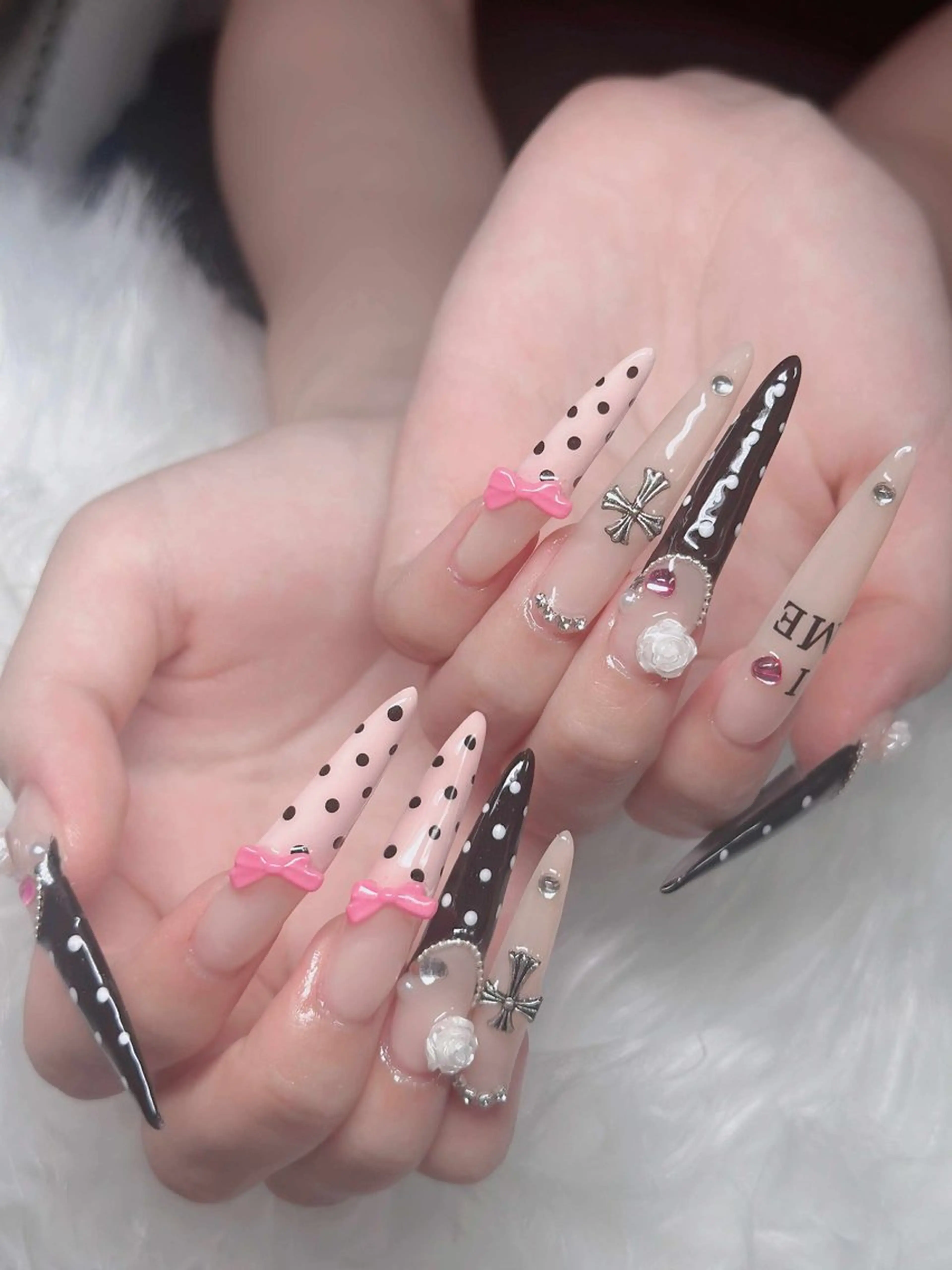 ネイル オーロラネイル フレンチネイル ジェルネイル ハロウィン キラキラネイル ハンドネイル H.baby Nail Salonのネイルデザイン