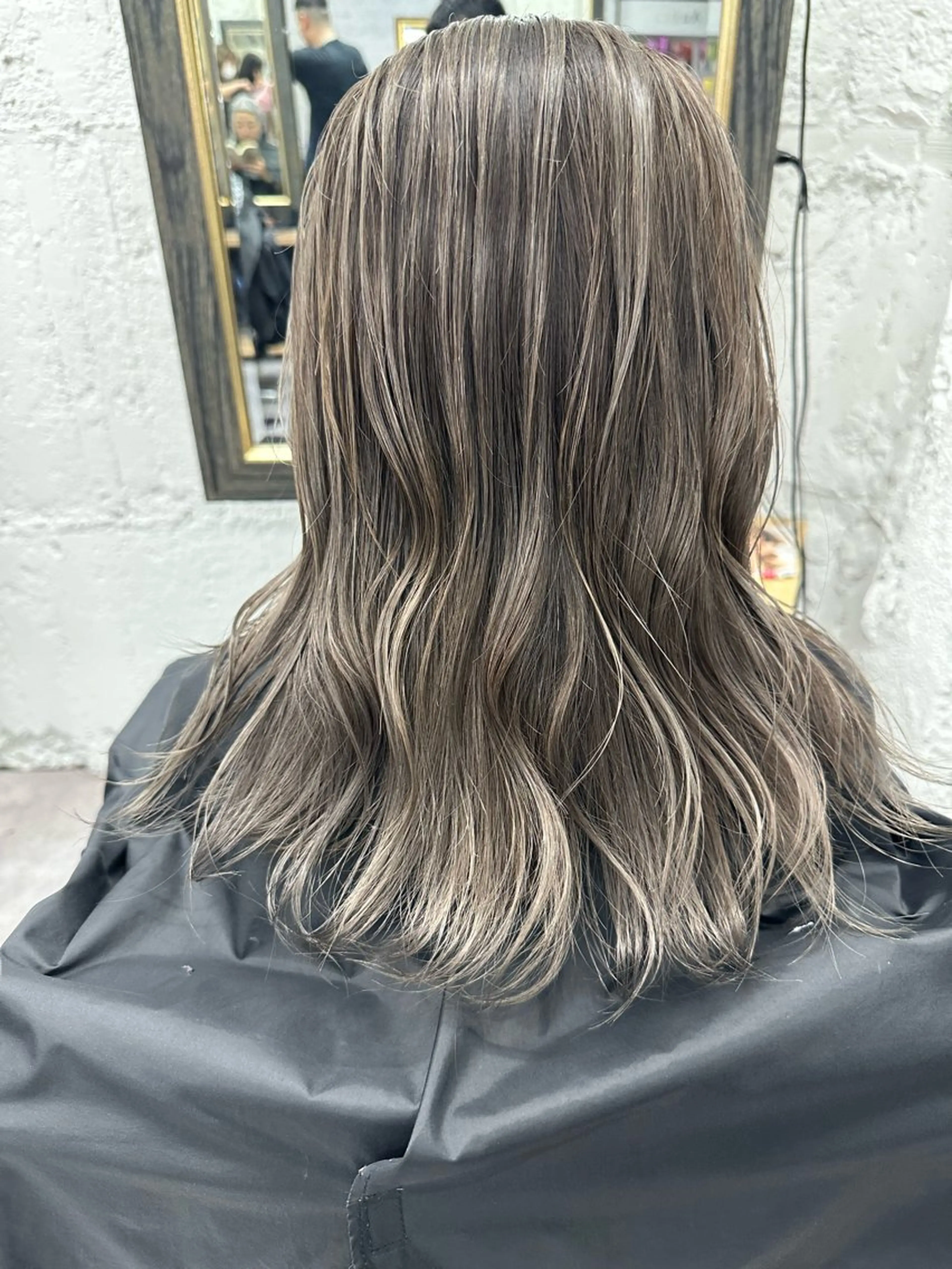 ミディアム カラー ヘアアレンジ ヘアカラー トリートメント 久米 治仁のヘアスタイル