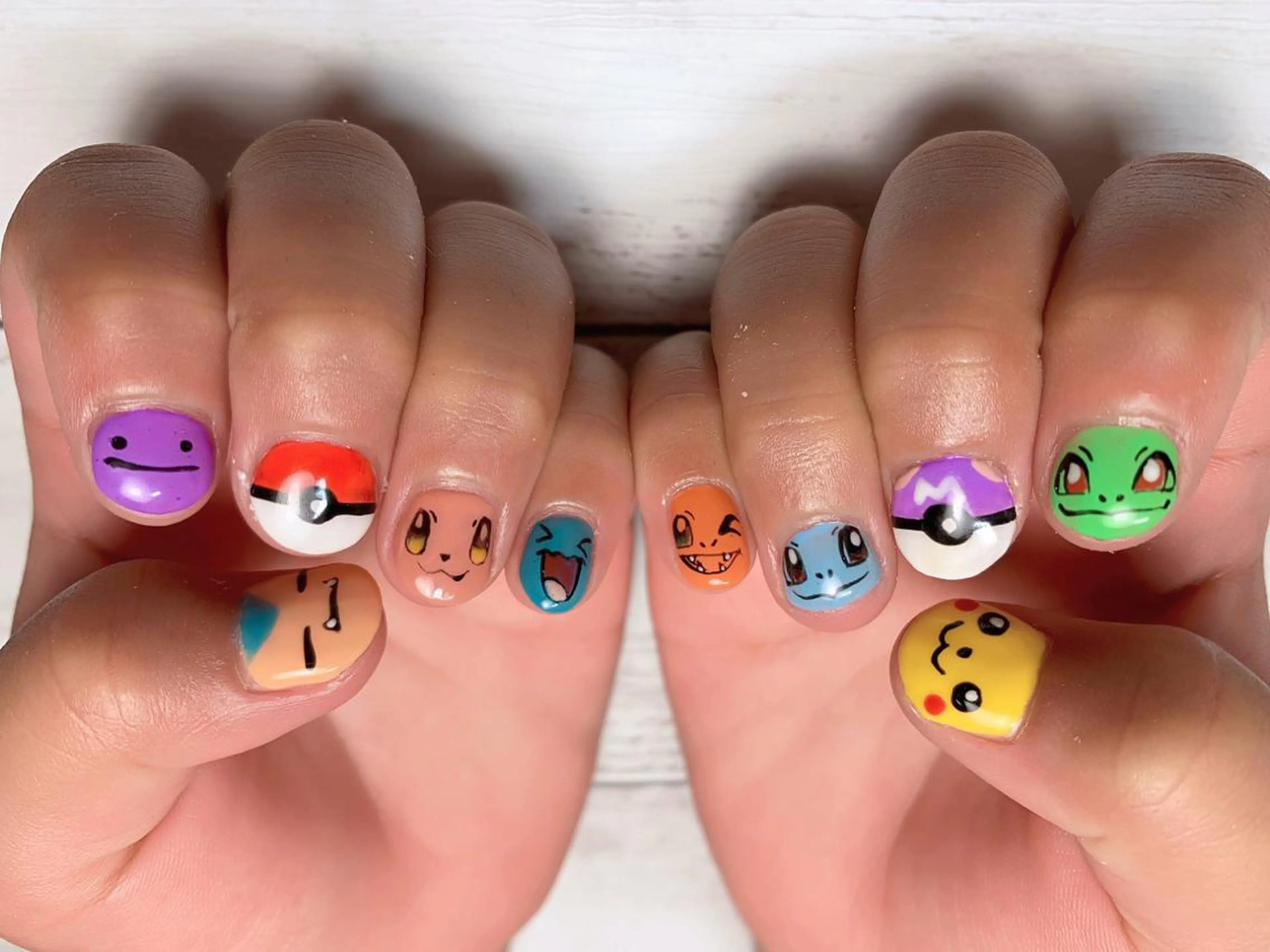 ネイル 菅野 愛花のネイルデザイン