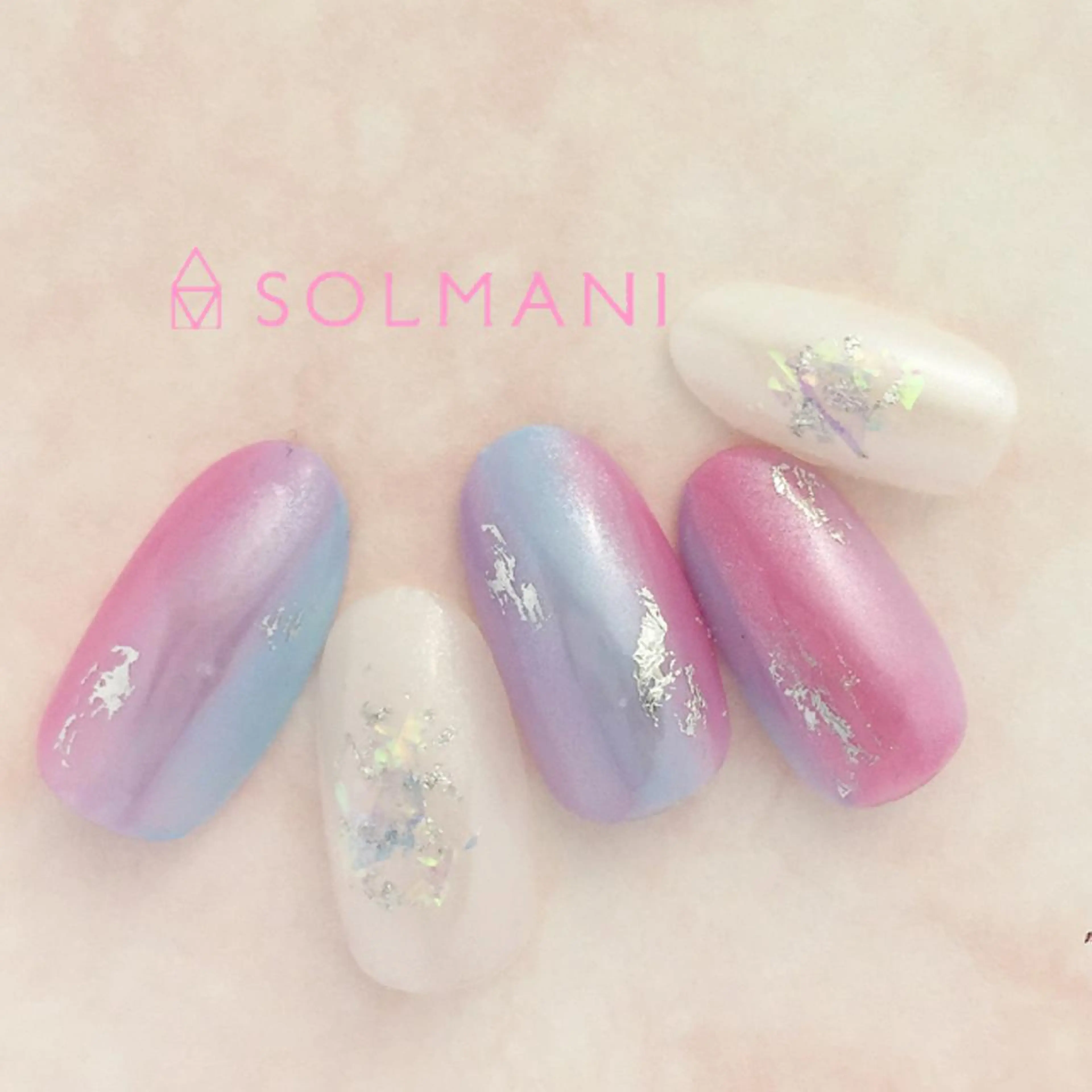 ネイル アートネイル SOLMANI 予約担当のネイルデザイン