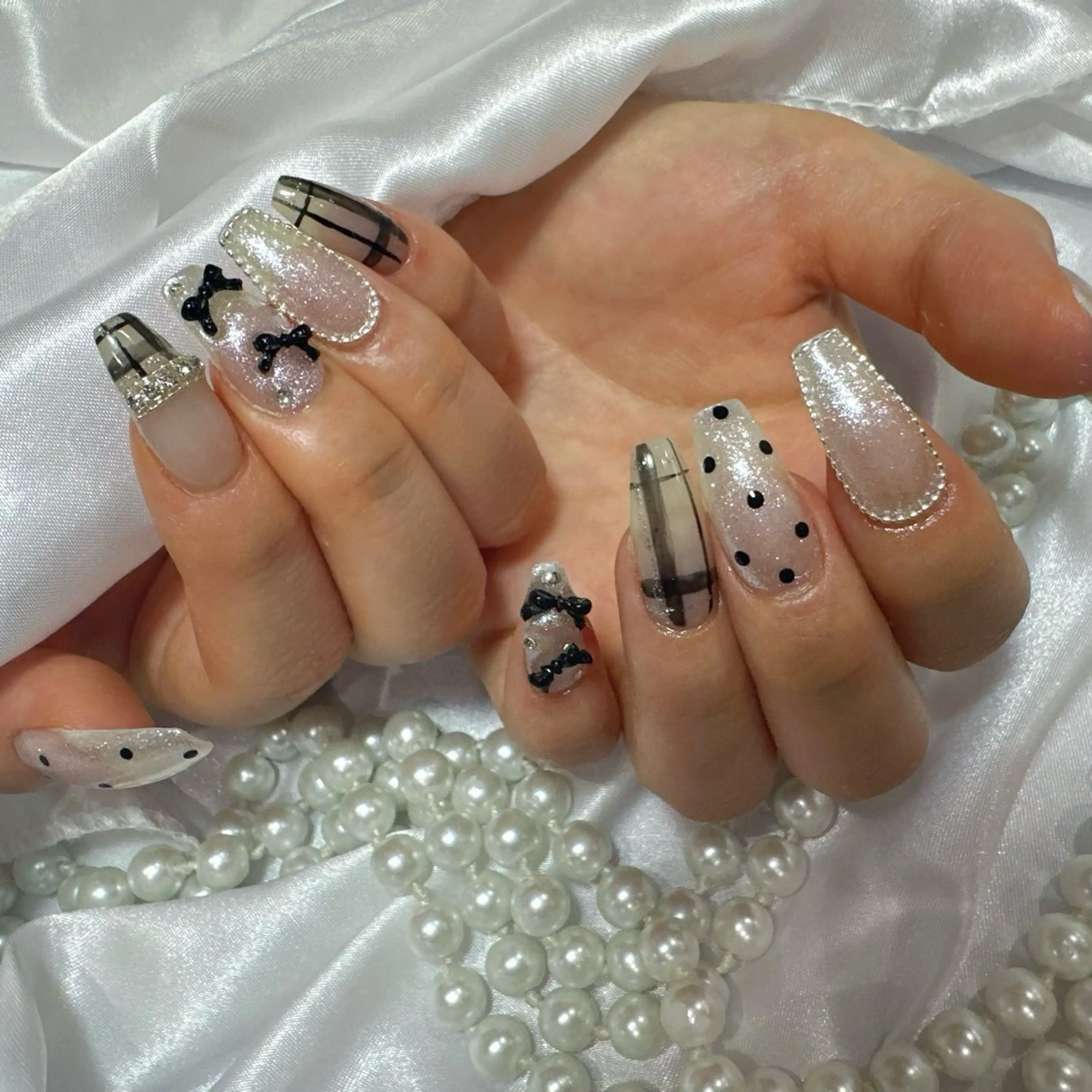 ネイル アートネイル フラッシュネイル フレンチネイル ジェルネイル ガラスフレンチ ハンドネイル You&Me Miyuのネイルデザイン