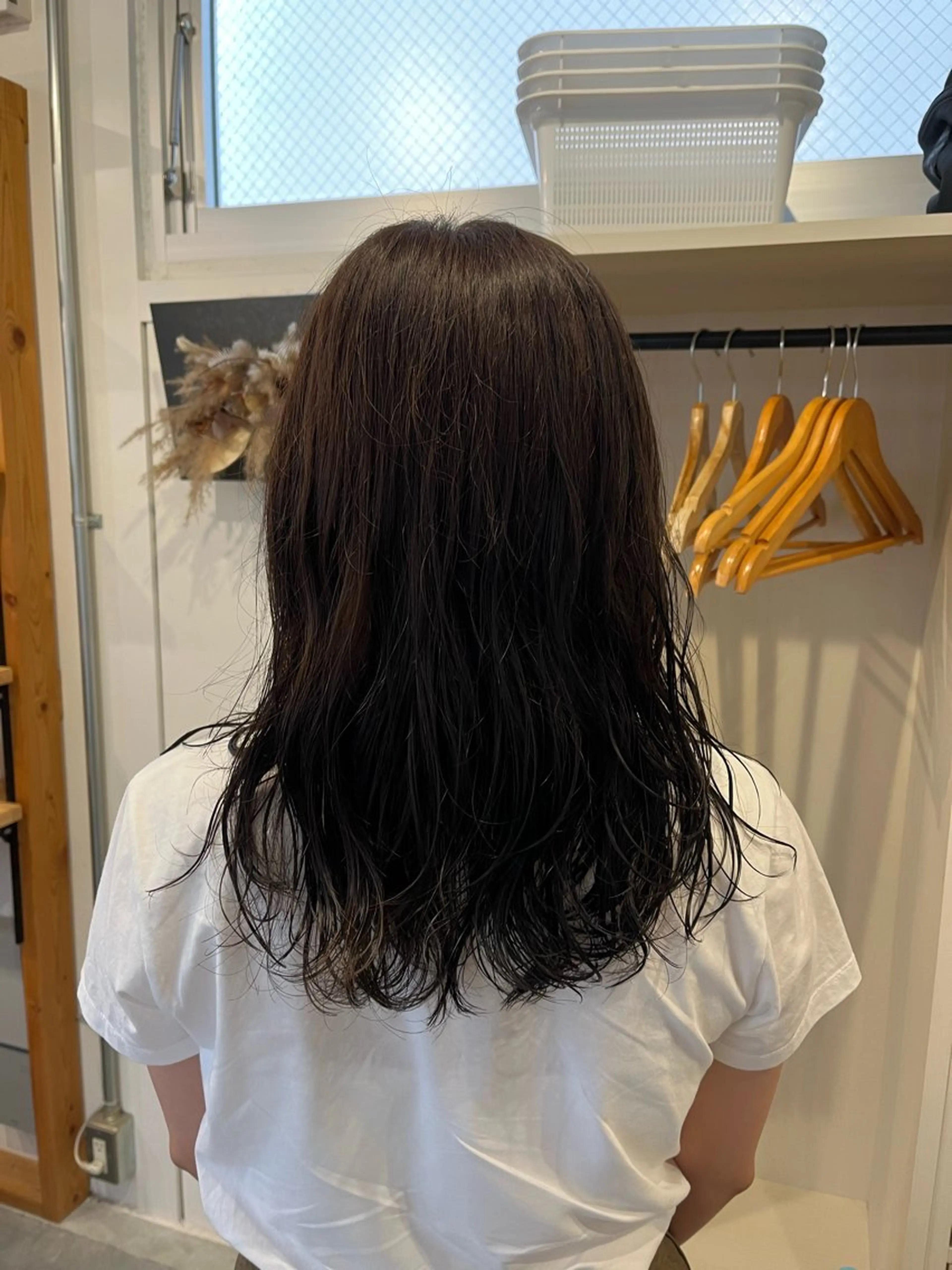 セミロング ヘアカラー わだ なつきのヘアスタイル