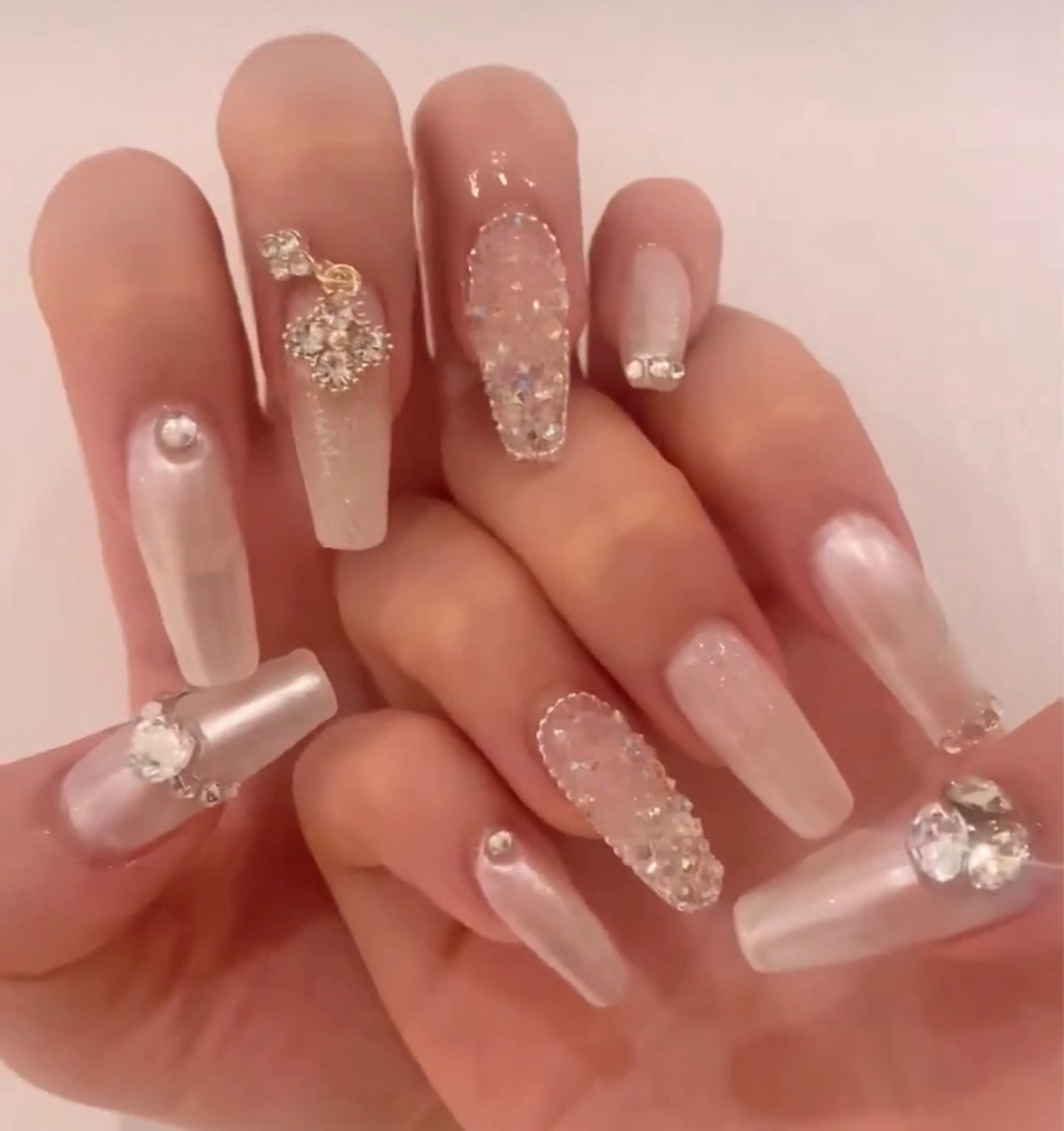 ネイル えくにゃん所属・AMAGASAKI LISAのネイルデザイン