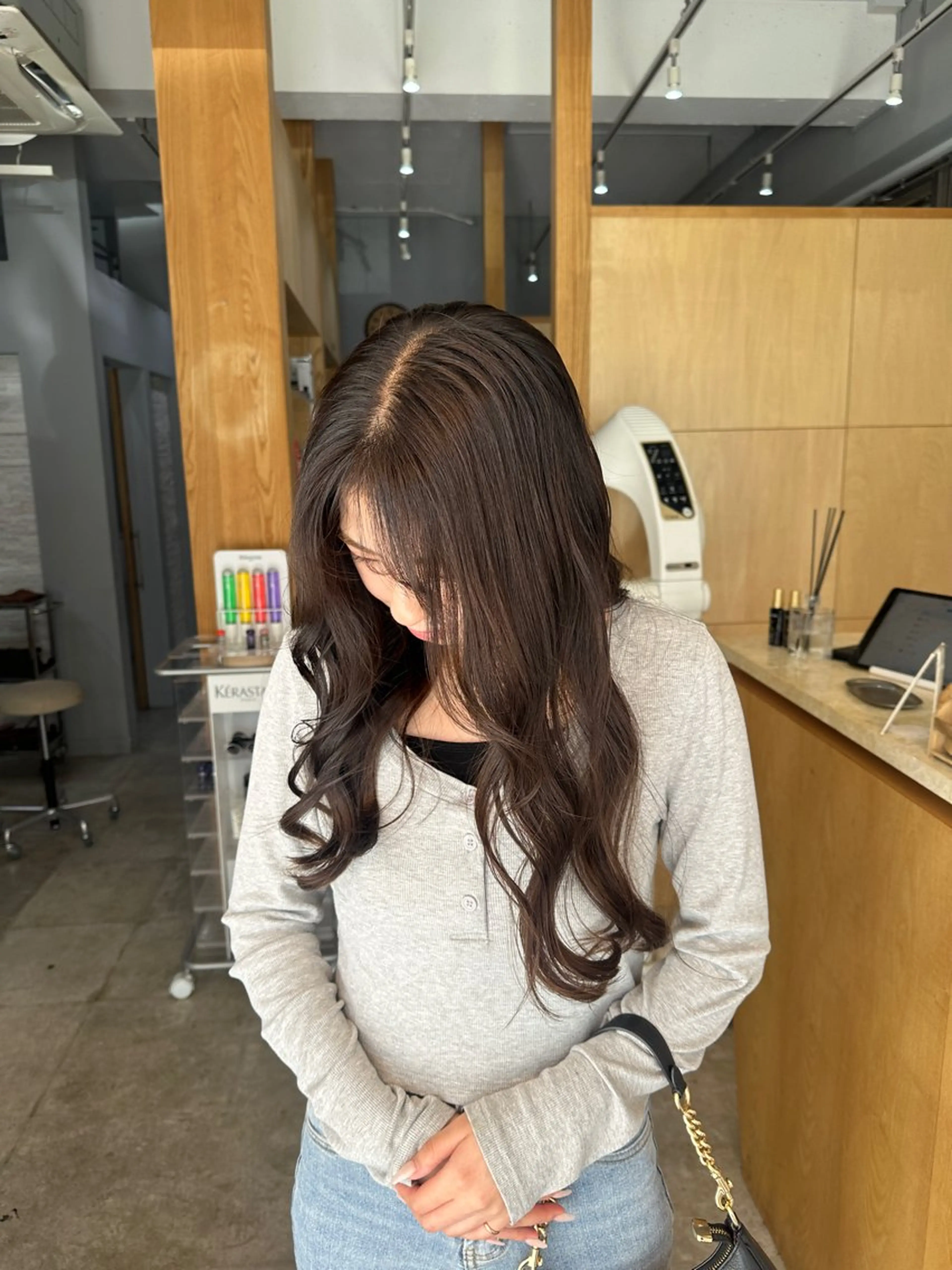 ミディアム miloc MOMOKAのヘアスタイル