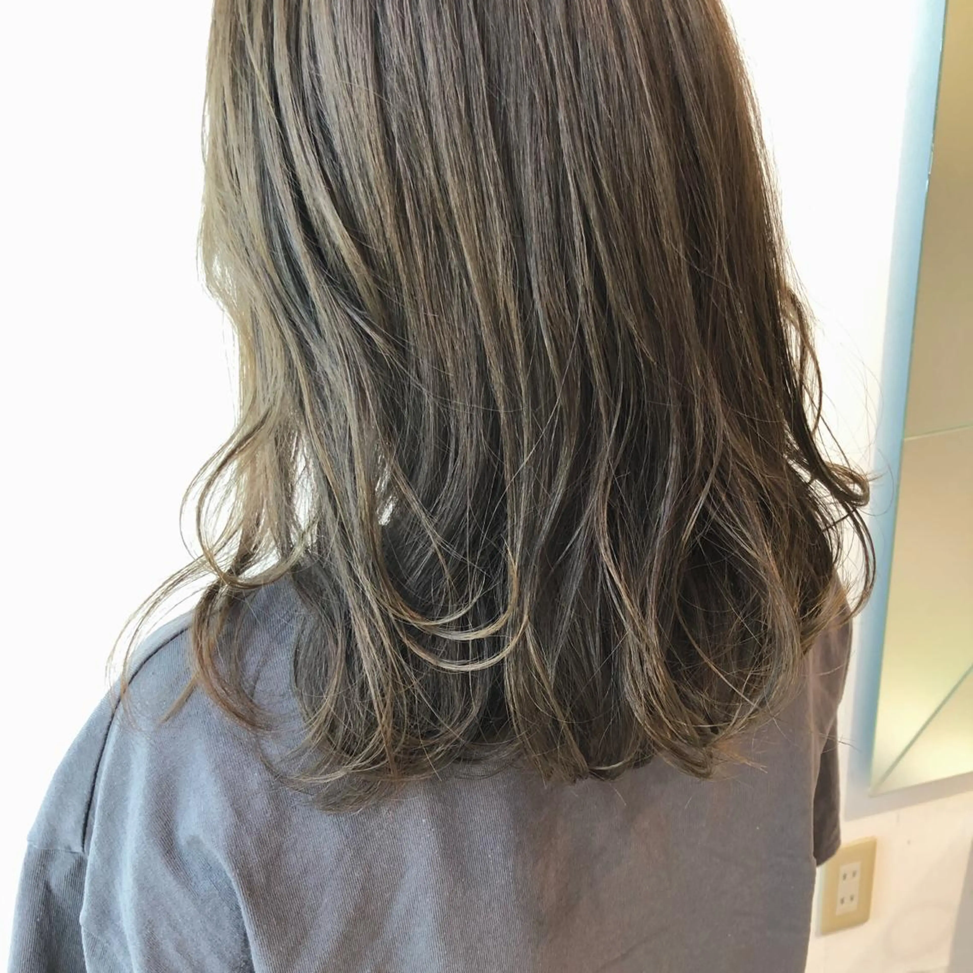 セミロング カラー アッシュ カット ヘアカラー トリートメント ヘアセット ヤマモト マイのヘアスタイル