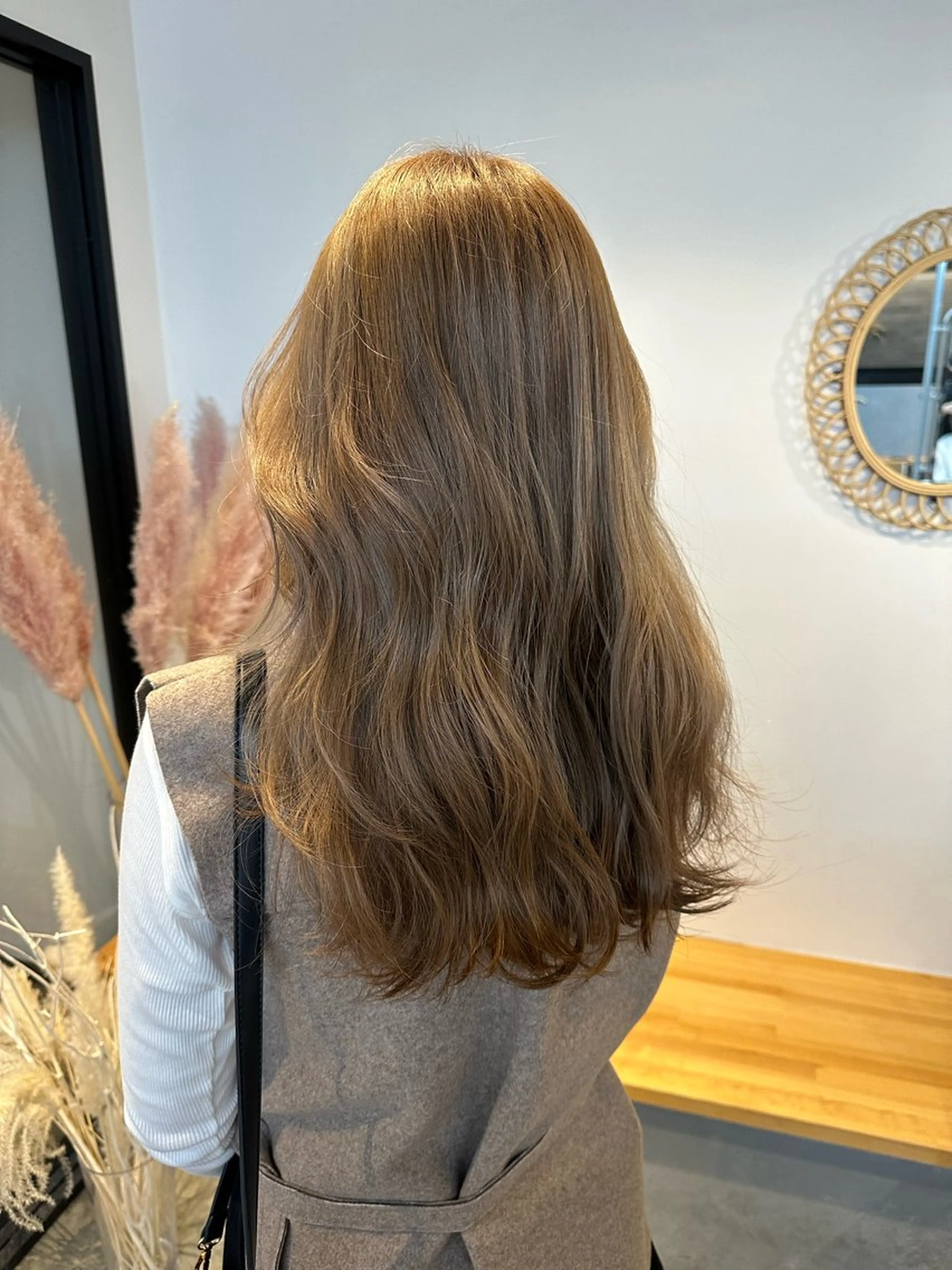 セミロング カラー ヘアカラー トリートメント yuika .のヘアスタイル