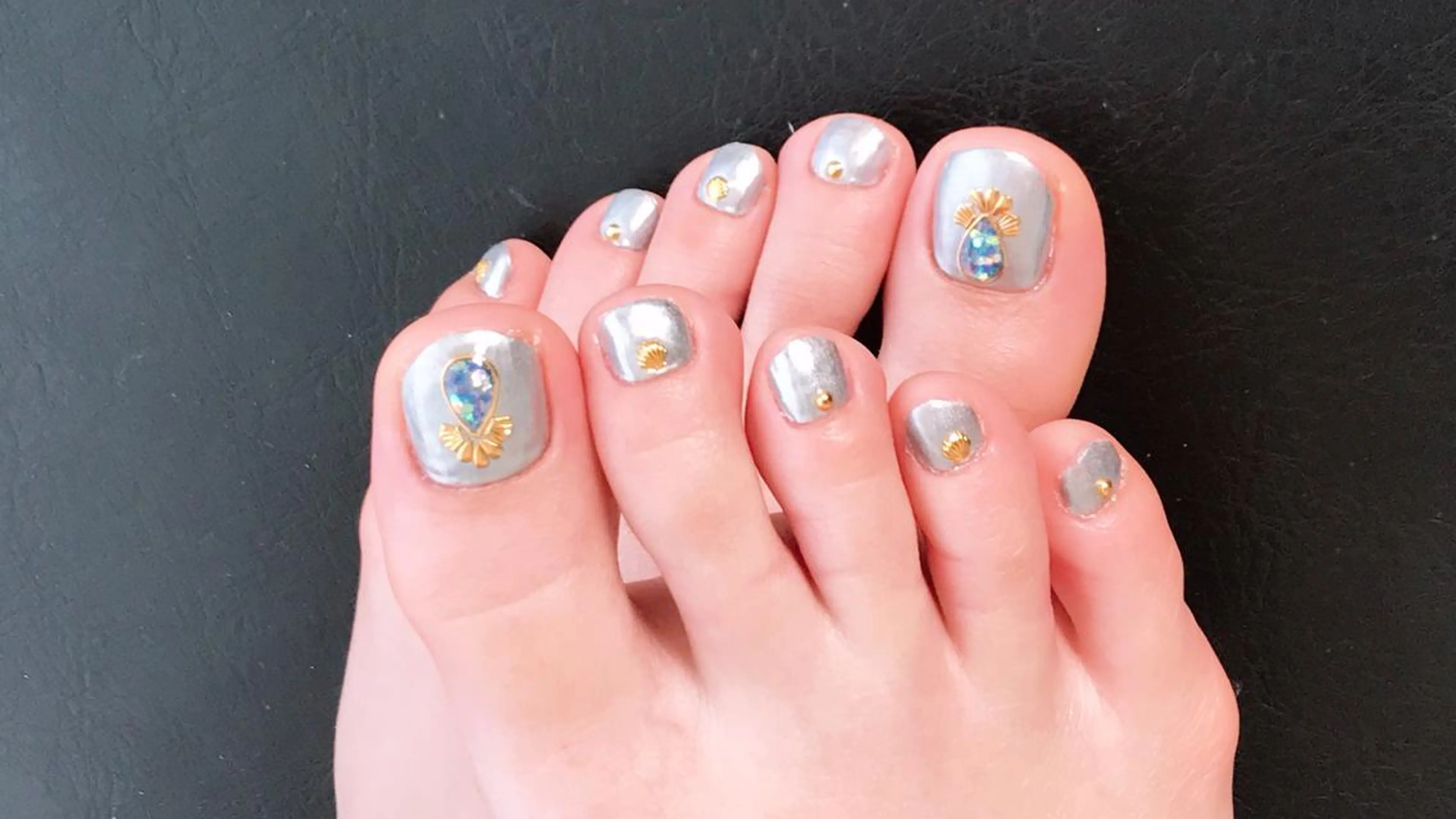 ネイル フットネイル Ｎail Ｓalon ertiのネイルデザイン
