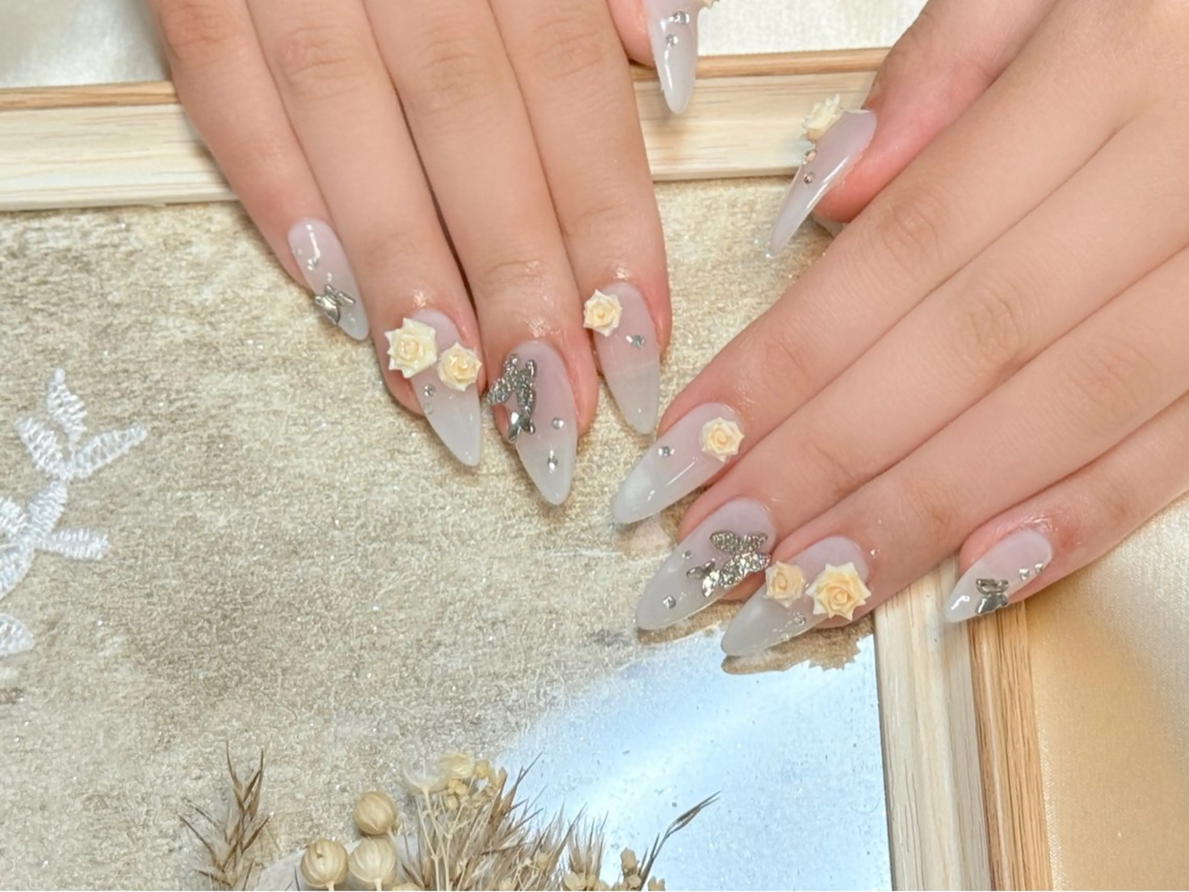 ネイル アートネイル オーロラネイル チークネイル フレンチネイル ガラスフレンチ ハンドネイル 🎀🎀YooLi Nail Salonのネイルデザイン